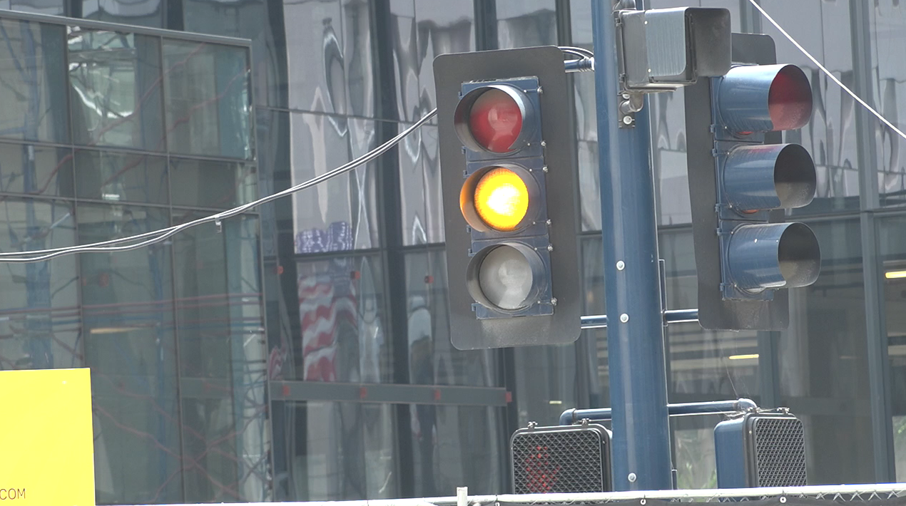 Yellow light traffic signal