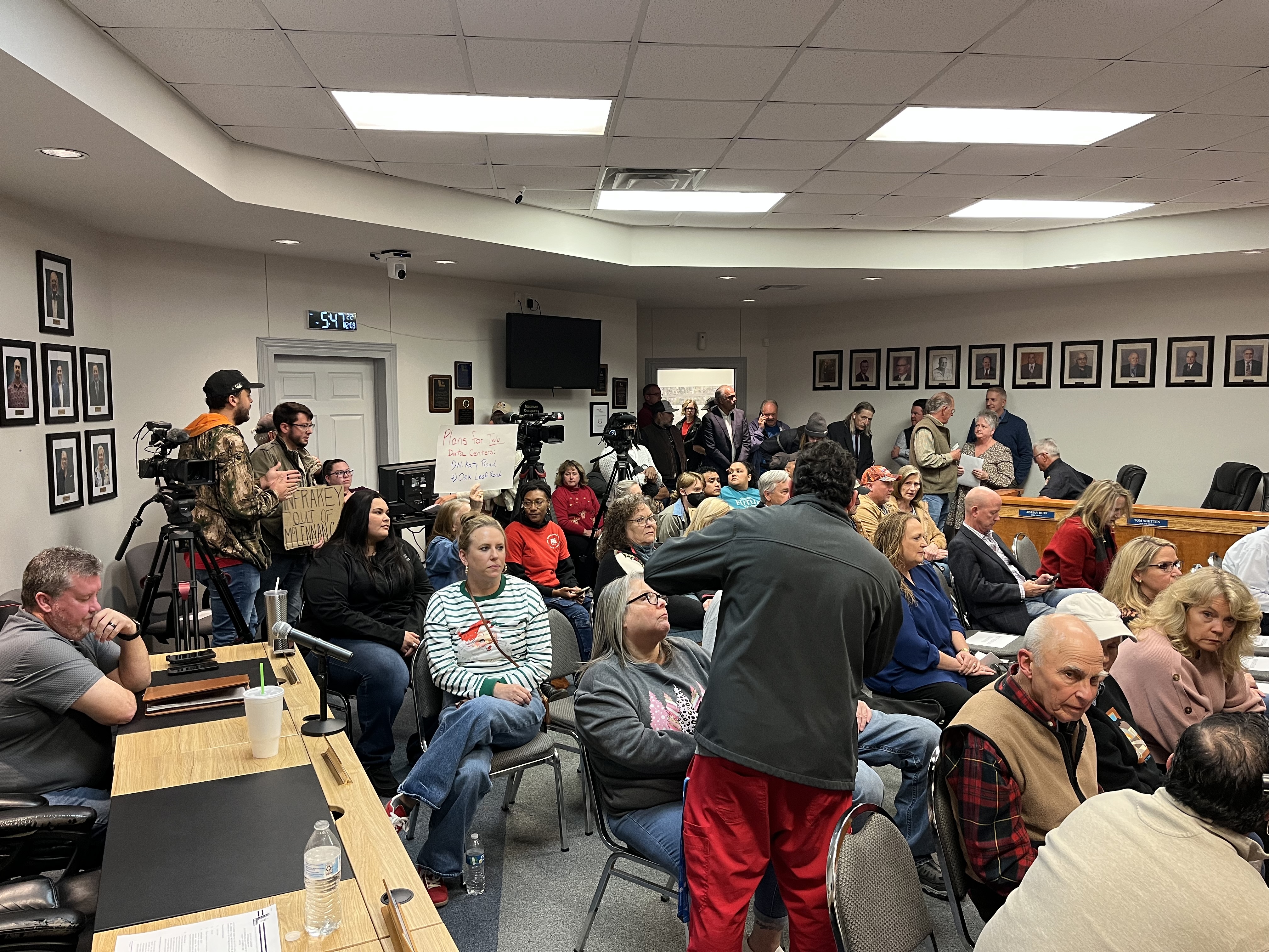 Busy city council meeting