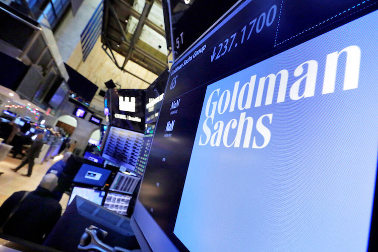 Earns Goldman Sachs