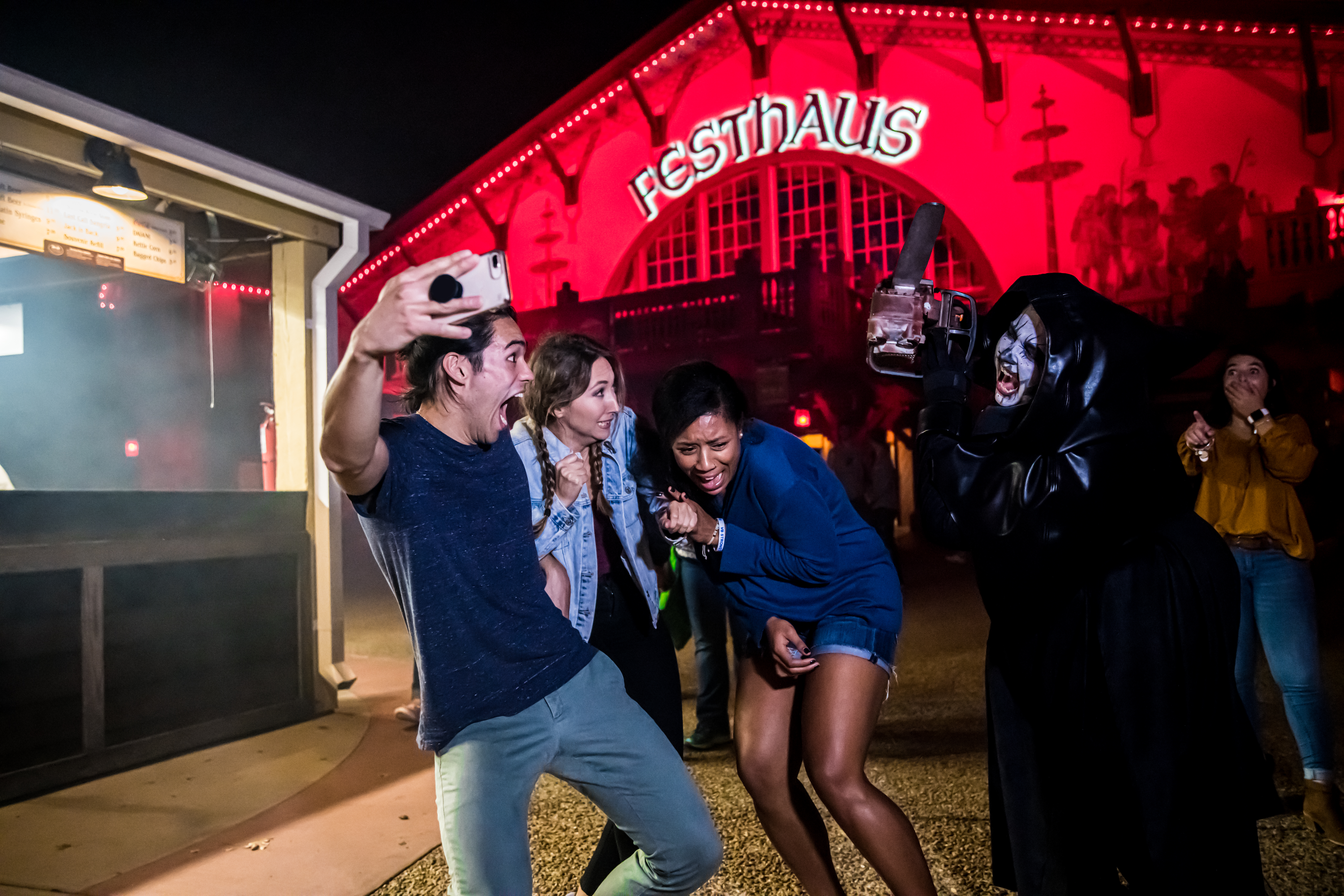  Howl-O-Scream 