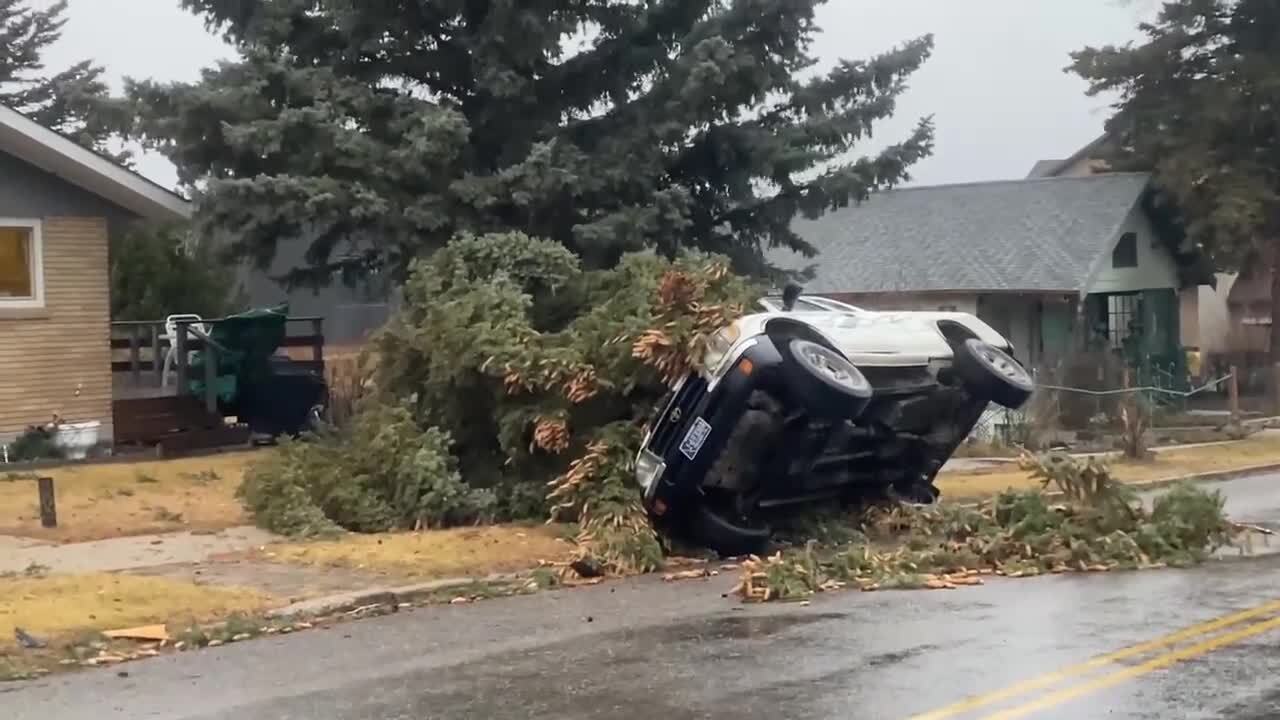 Rare emergency alert issued as destructive windstorm batters Montana