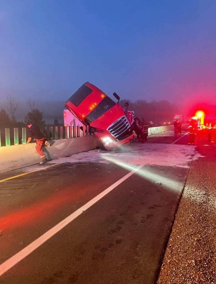 Accident couth of Charlotte Michigan
