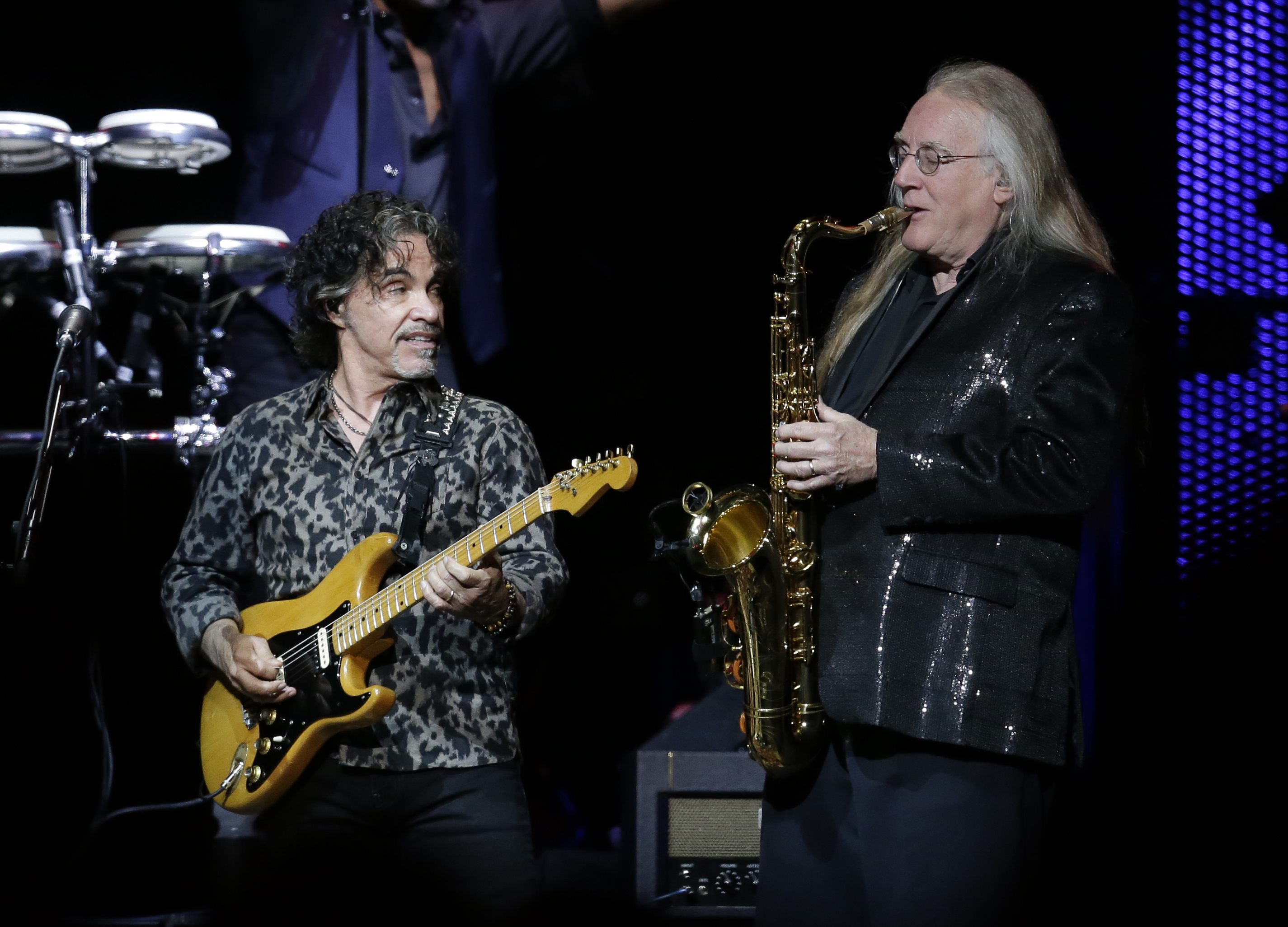 Daryl Hall and John Oates in Concert - Glendale, AZ