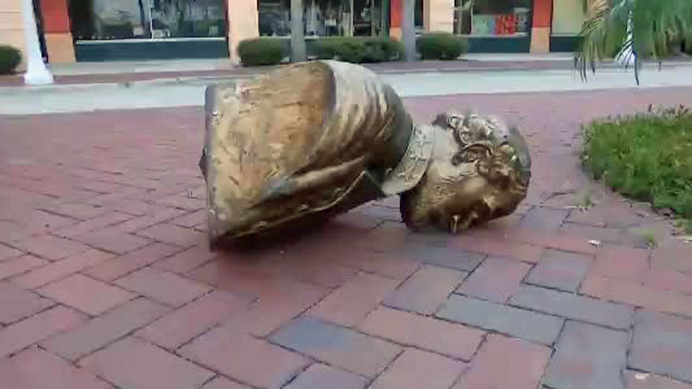 wptv-robert-e-lee-bust-knocked-over-.jpg