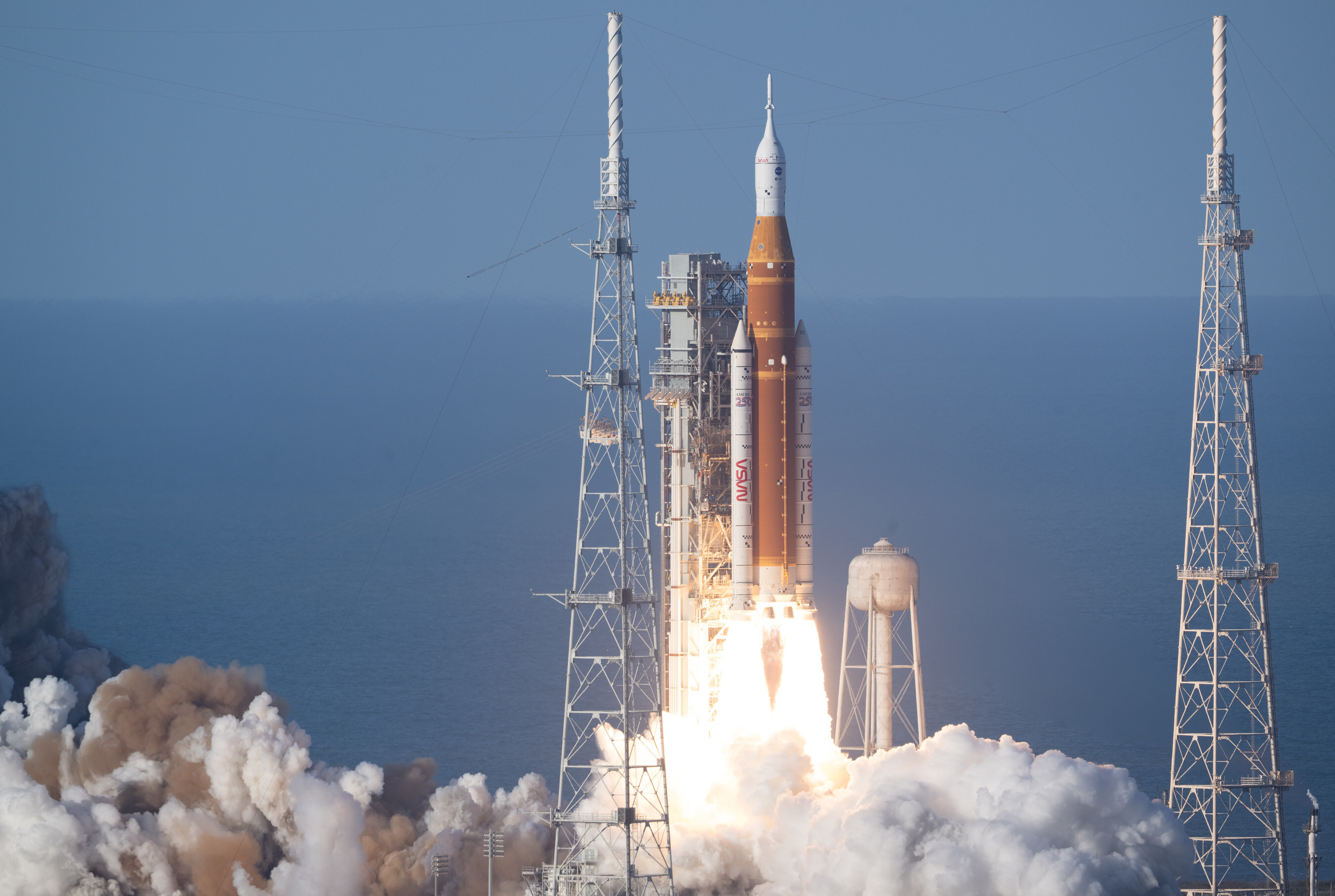 Dewetron-Artemis II taking off from Kennedy Space Center