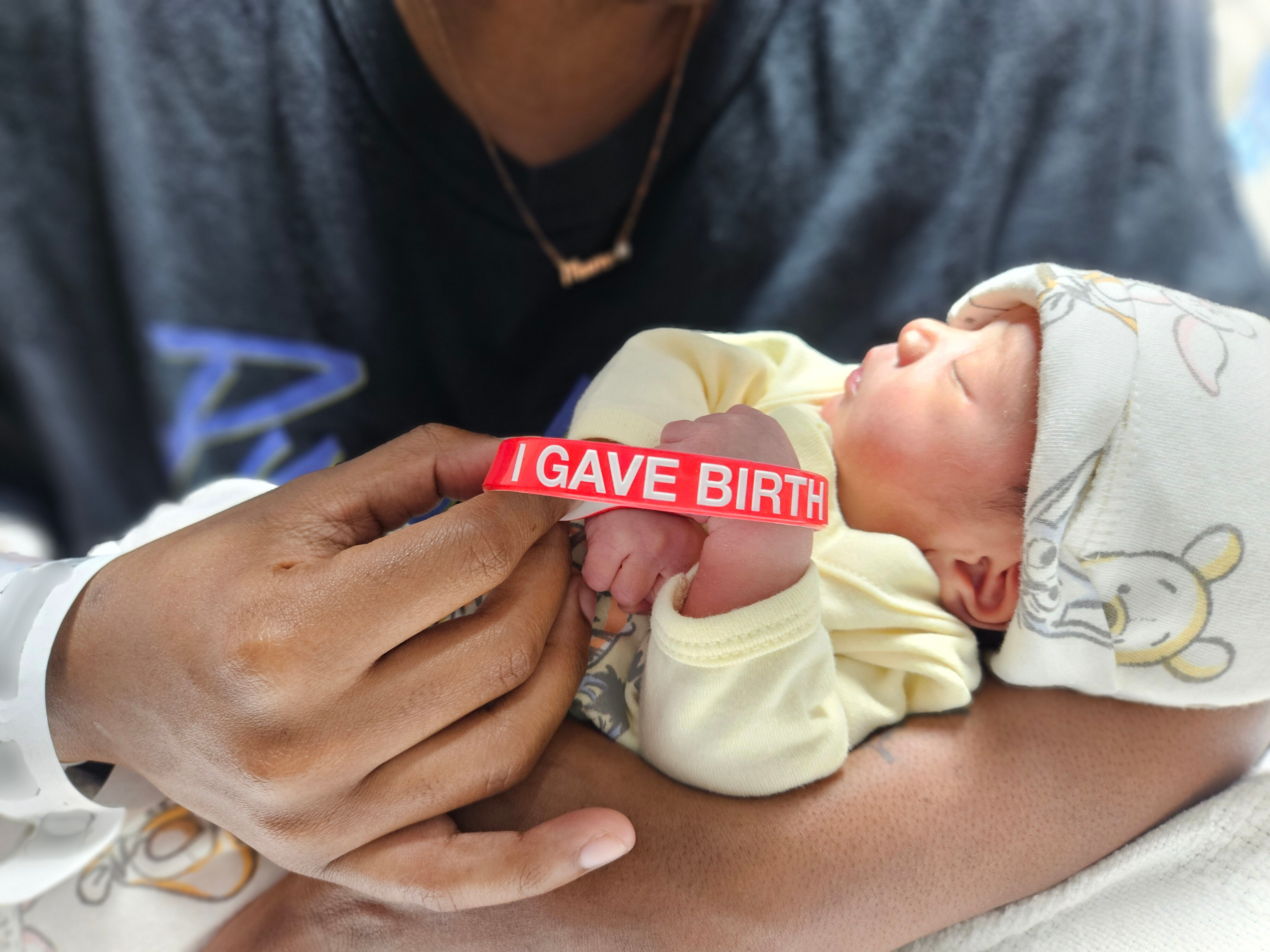 Sentara’s “I Gave Birth Bracelets” aim to save moms’ lives through awareness