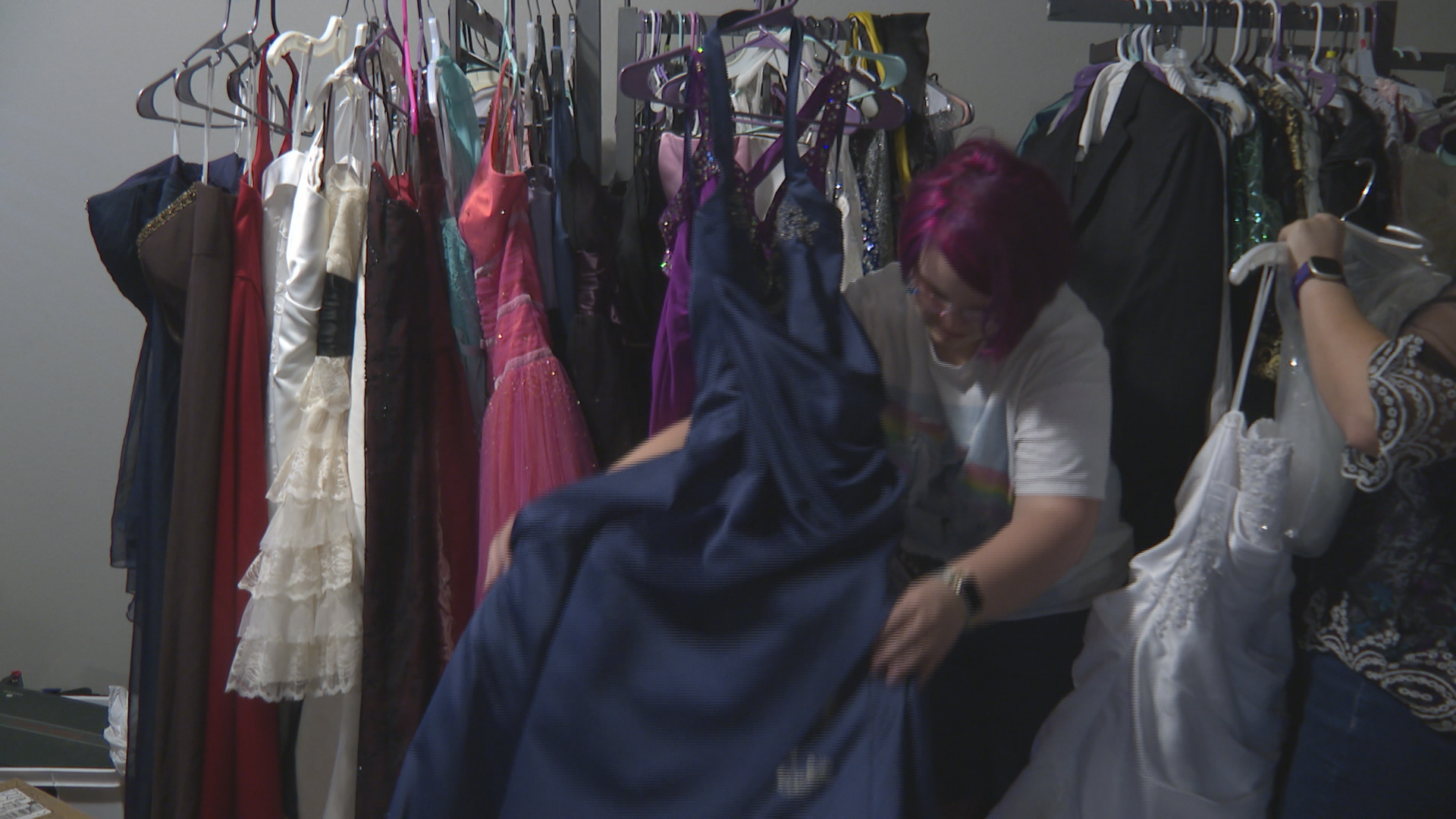 16-year-old girl collecting formal dresses to give to those who can't afford it