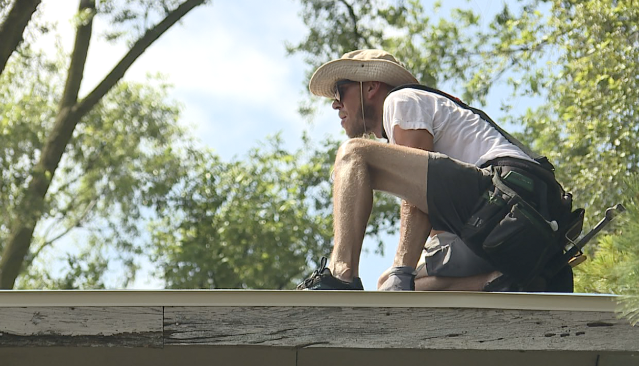 ROOFING WORKING IN HEAT