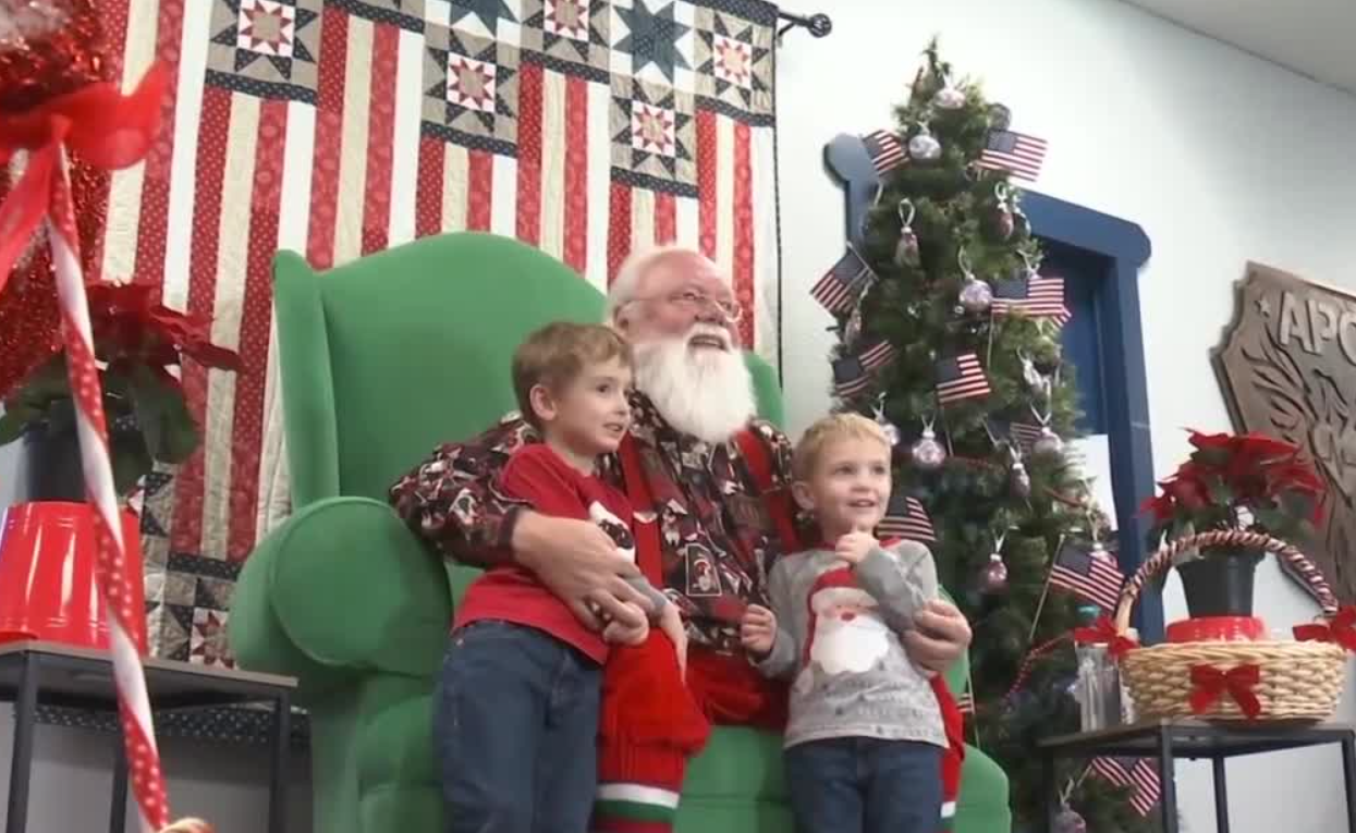 santa.PNG