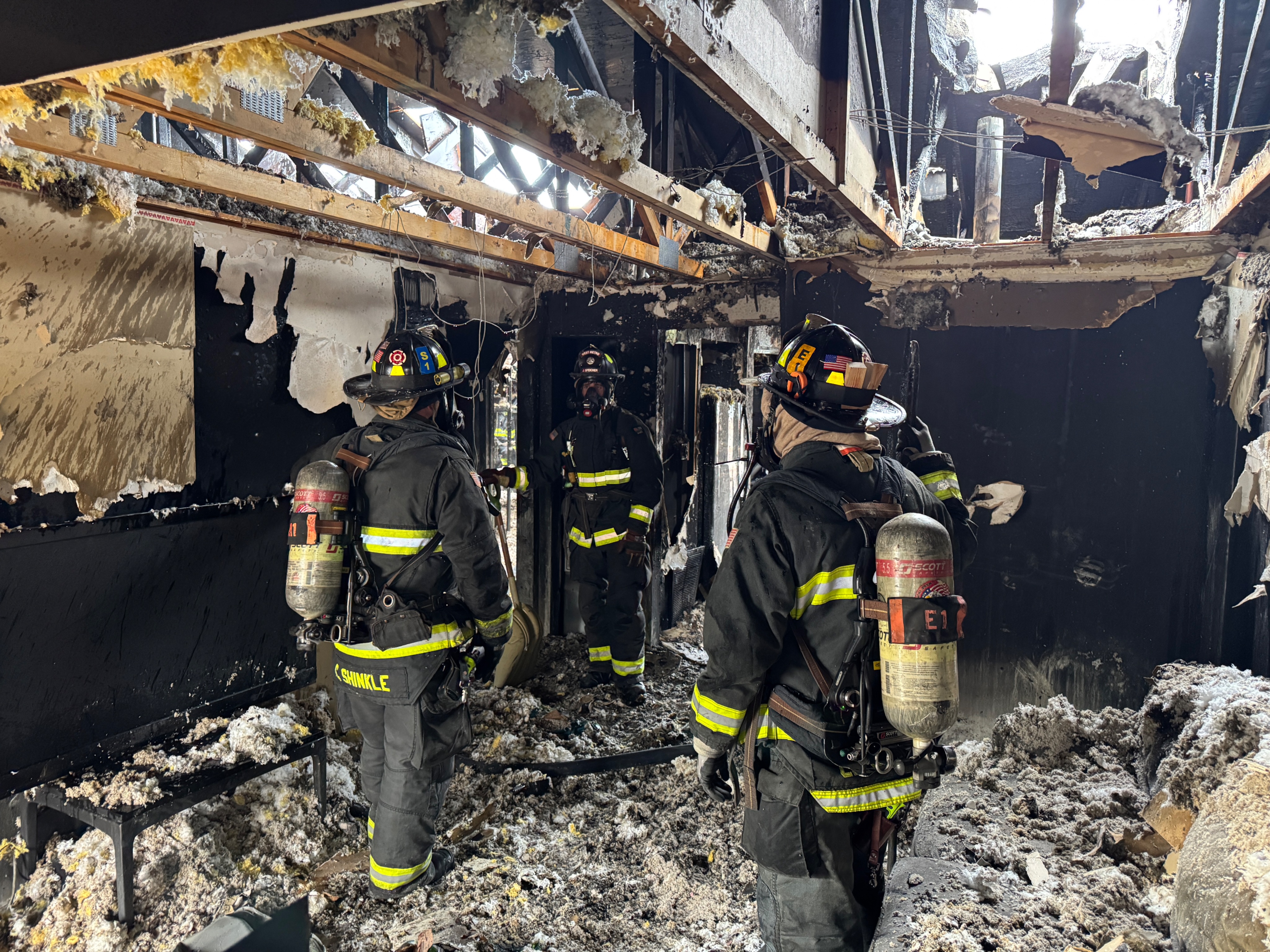 Apartment fire - 13th & Lamar 