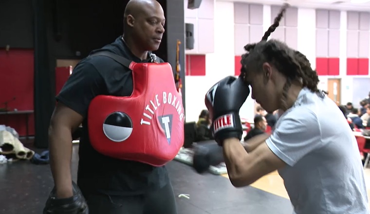 GLOVES Boxing