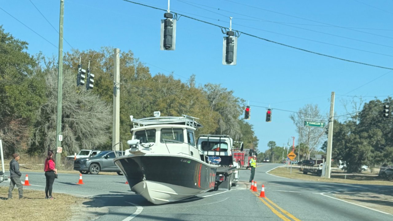 Towed boat came to rest in the road in Cirtus County after crash: FHP