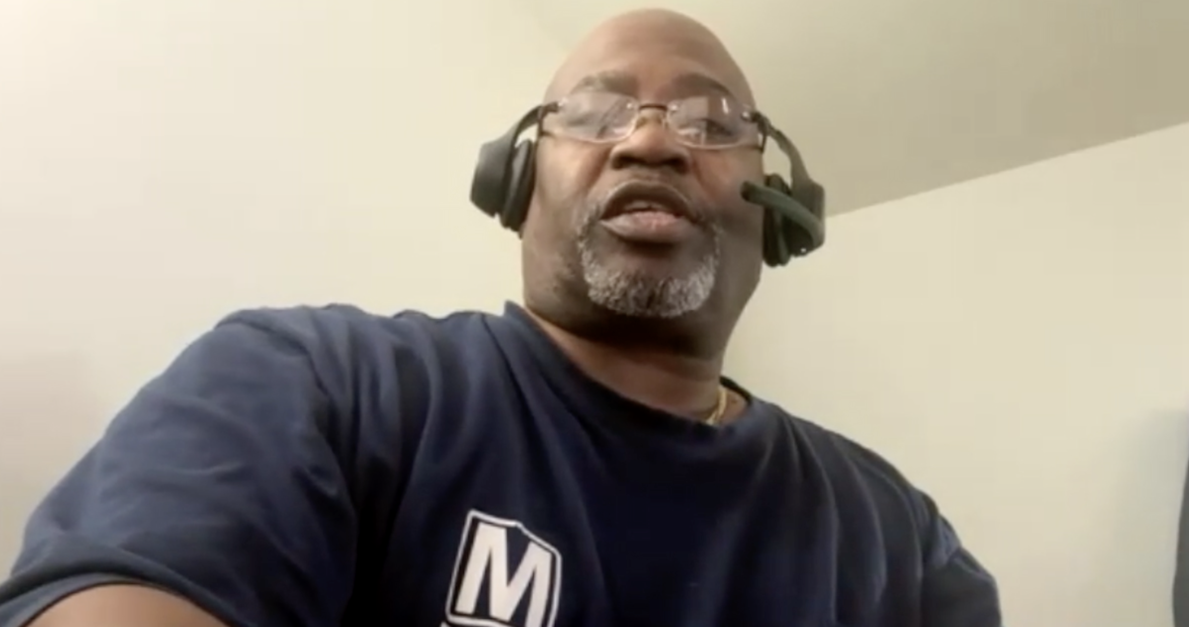  Marine vet watching news, praying for his daughter deployed on ship in USS Boxer group