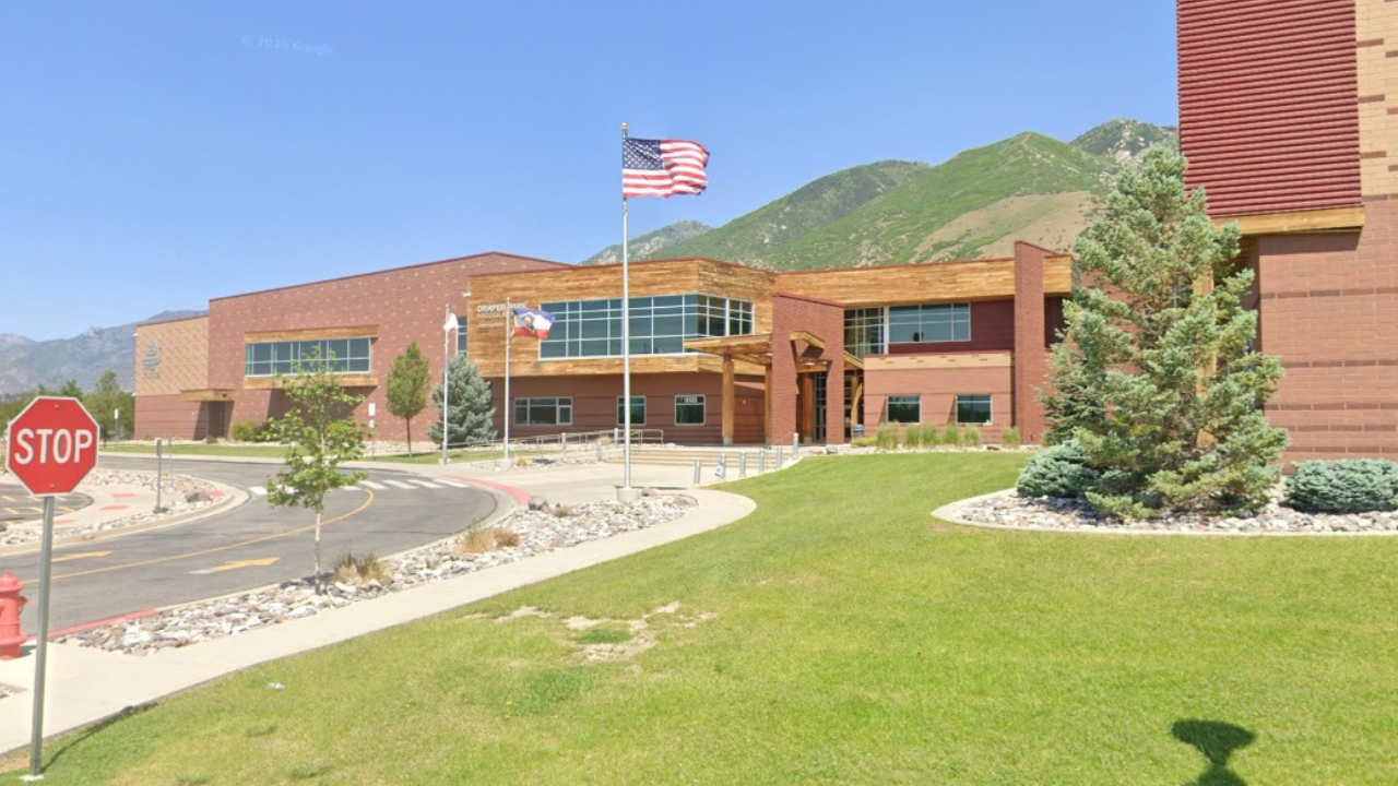 Draper Park Middle School.png
