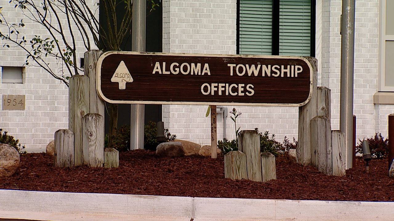 algoma sign.jpg