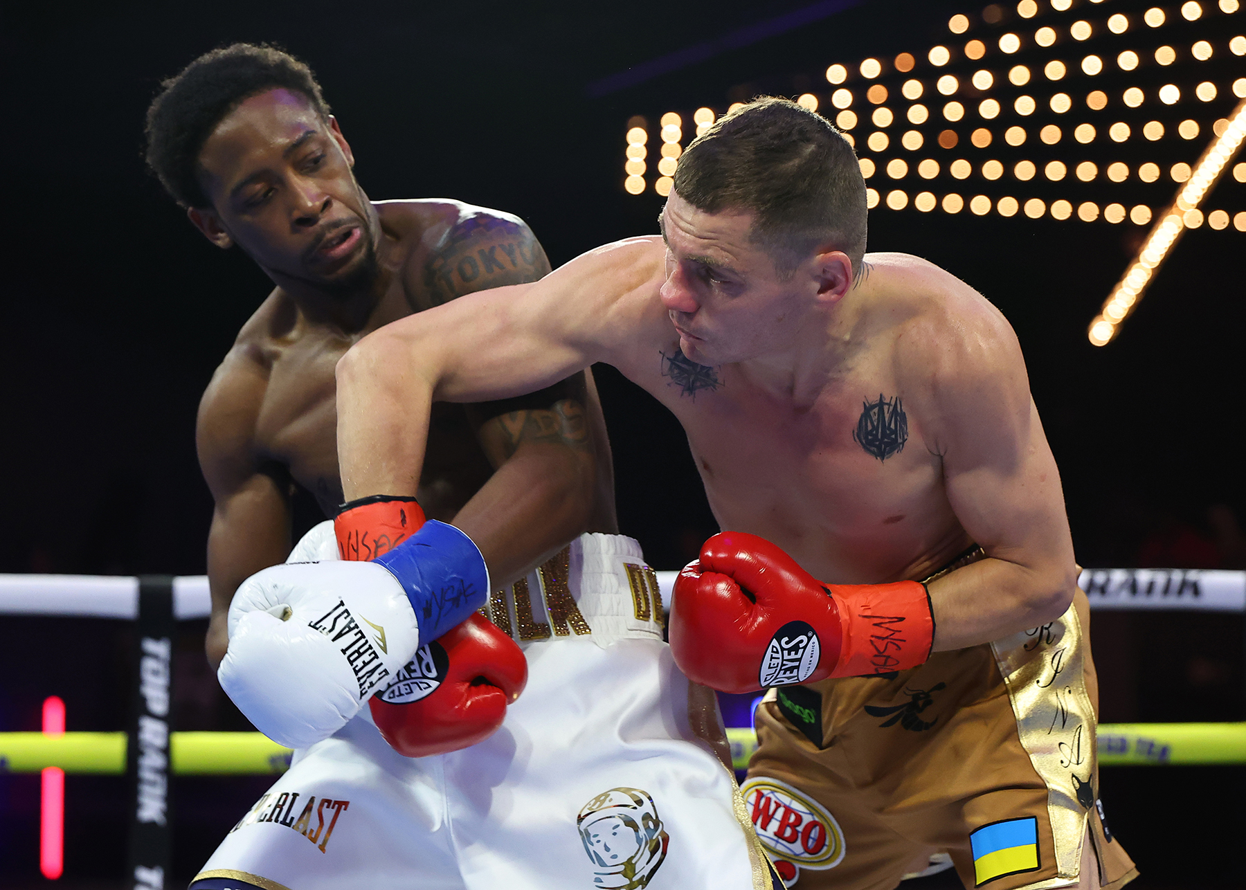 Denys Berinchyk vs Keyshawn Davis_action1.jpg