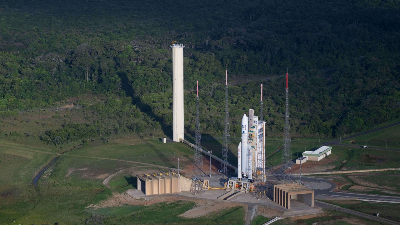 The rocket carrying the JUICE space probe.