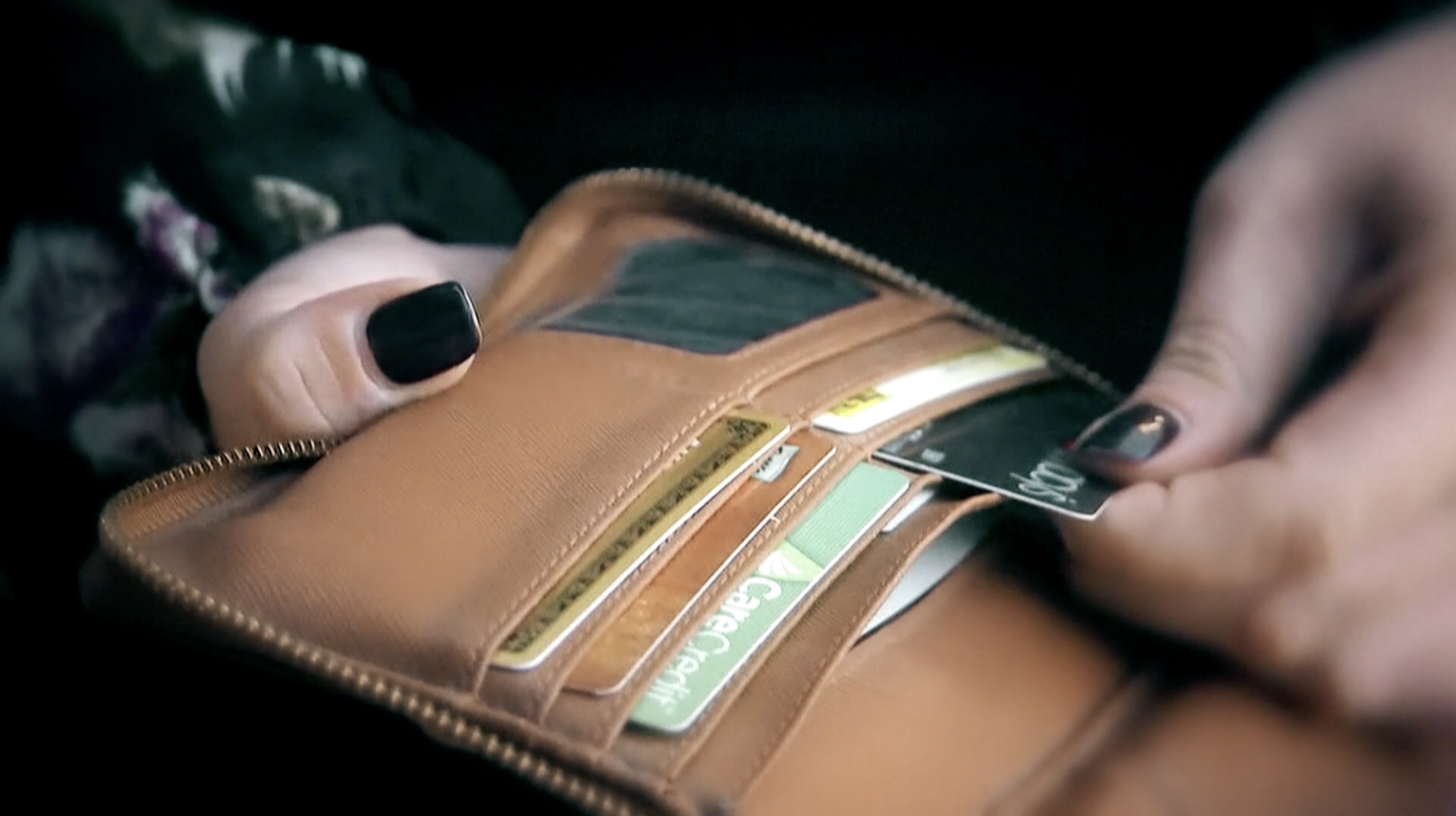Americans $1 trillion in credit card debt, local credit experts seeing common mistakes