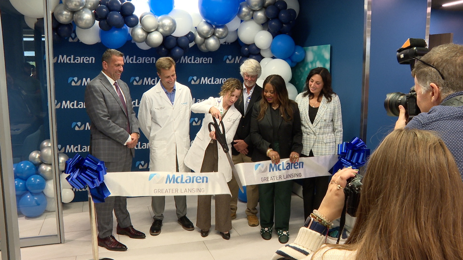 Grand Ledge ER Department ribbon cutting