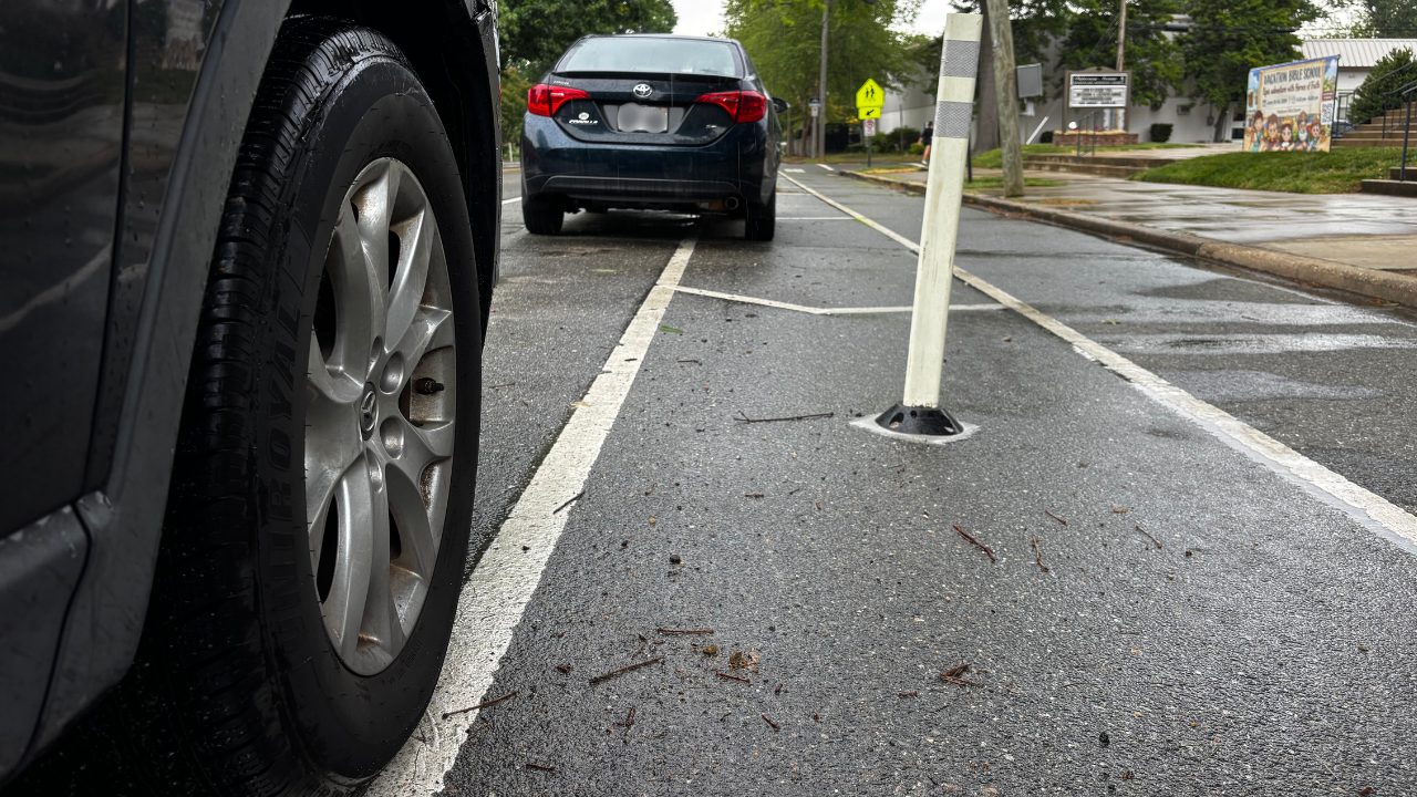 SCOTT Bike lane Buffer parking.png