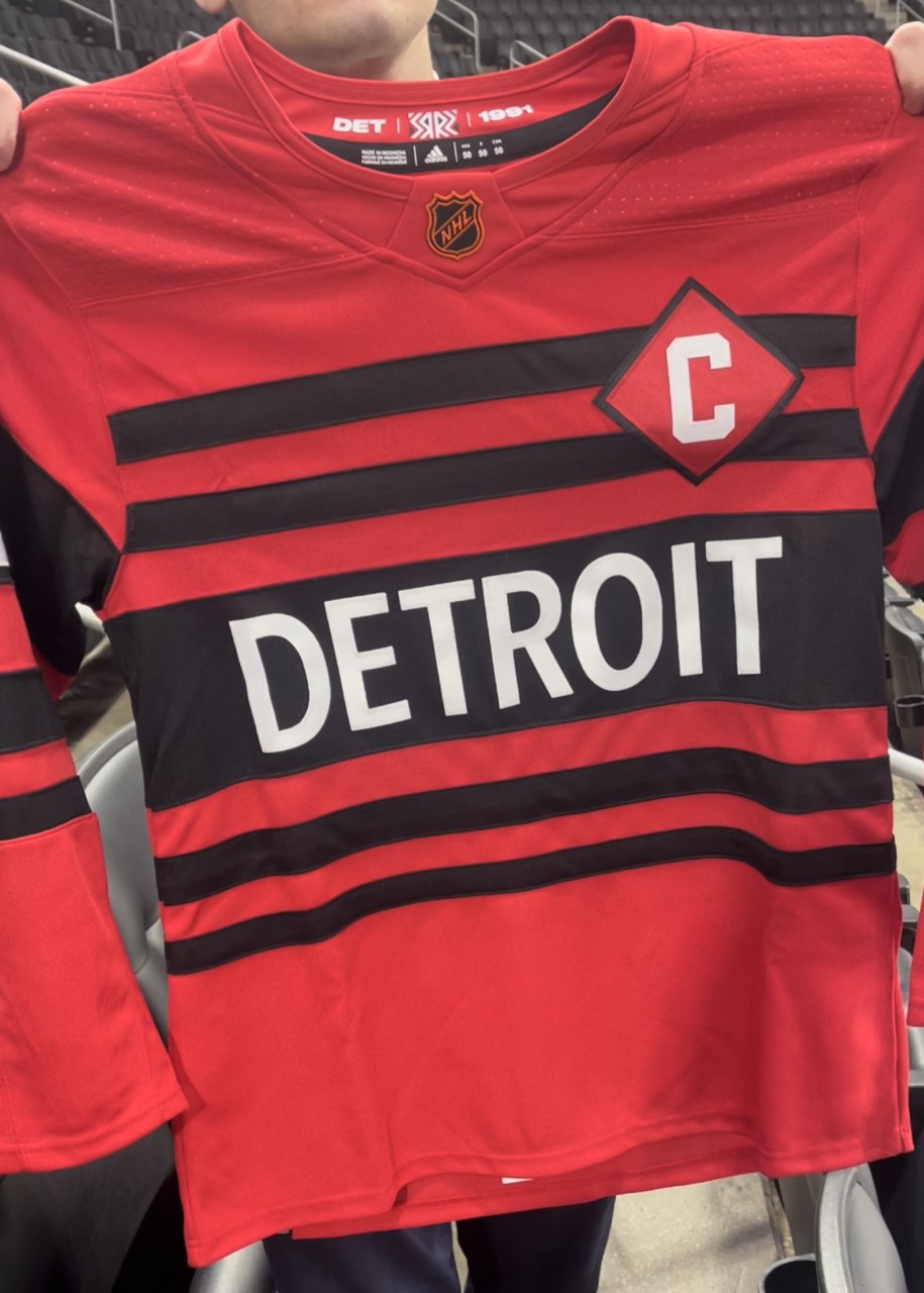 Red Wings 2022 alternate jersey
