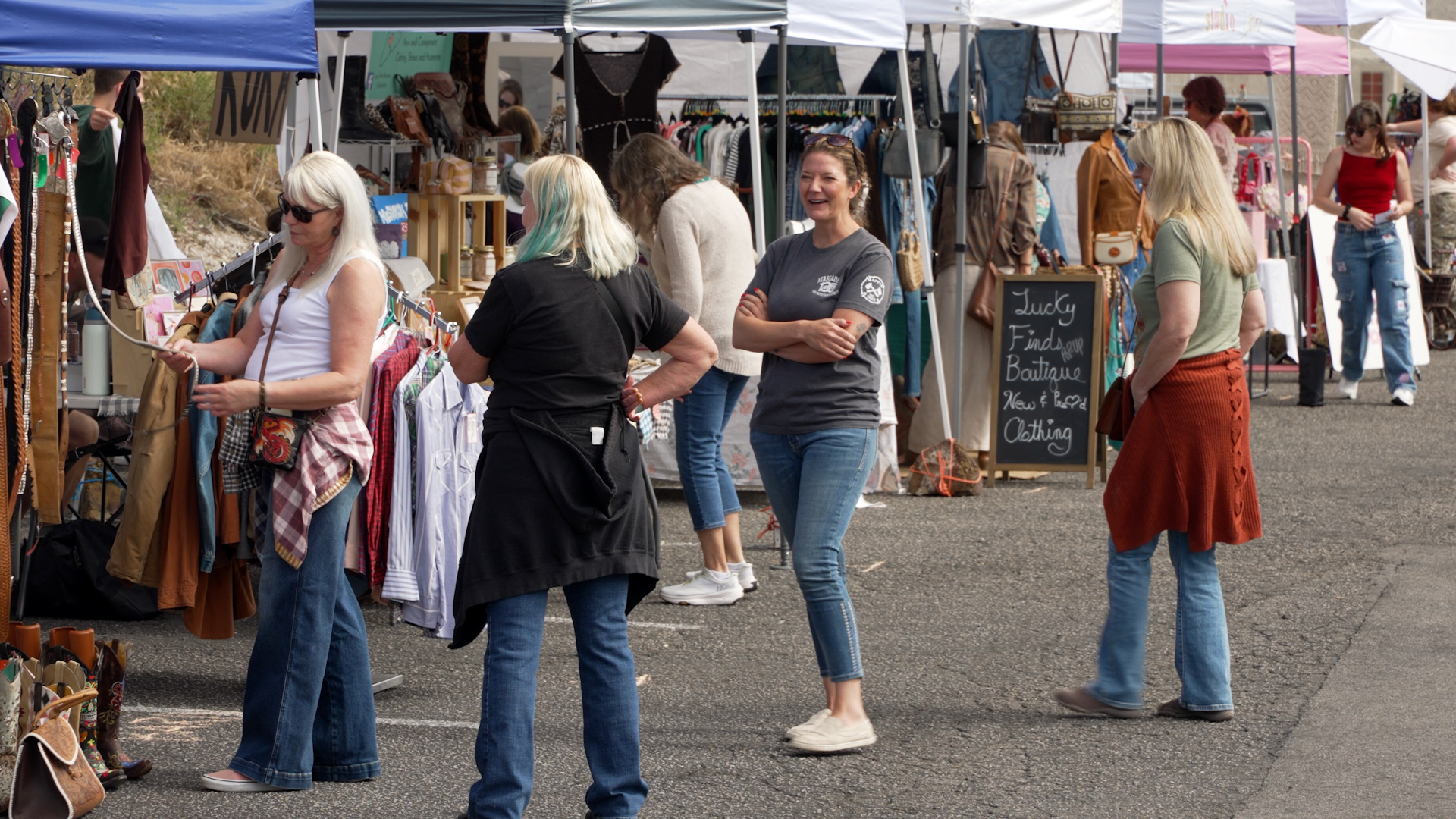 TRAFFIC JAM MARKET RETURNS VO.00_00_33_02.Still001.jpg