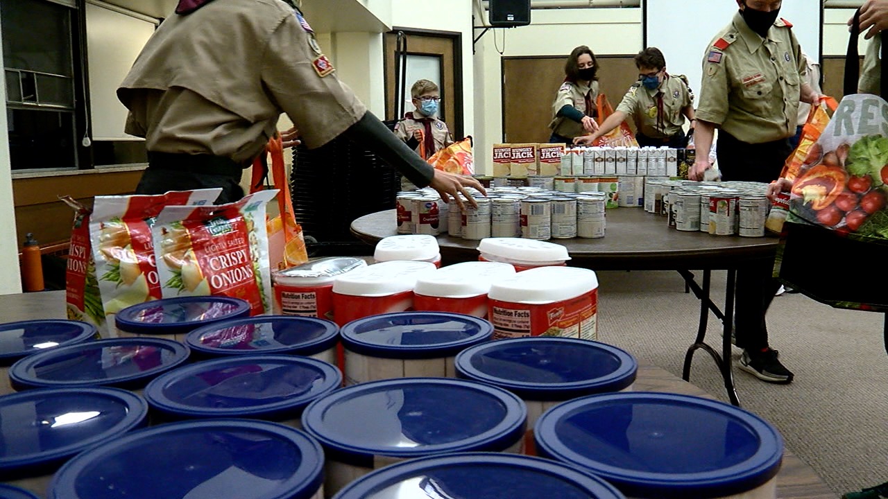 scouts fill bags.jpg