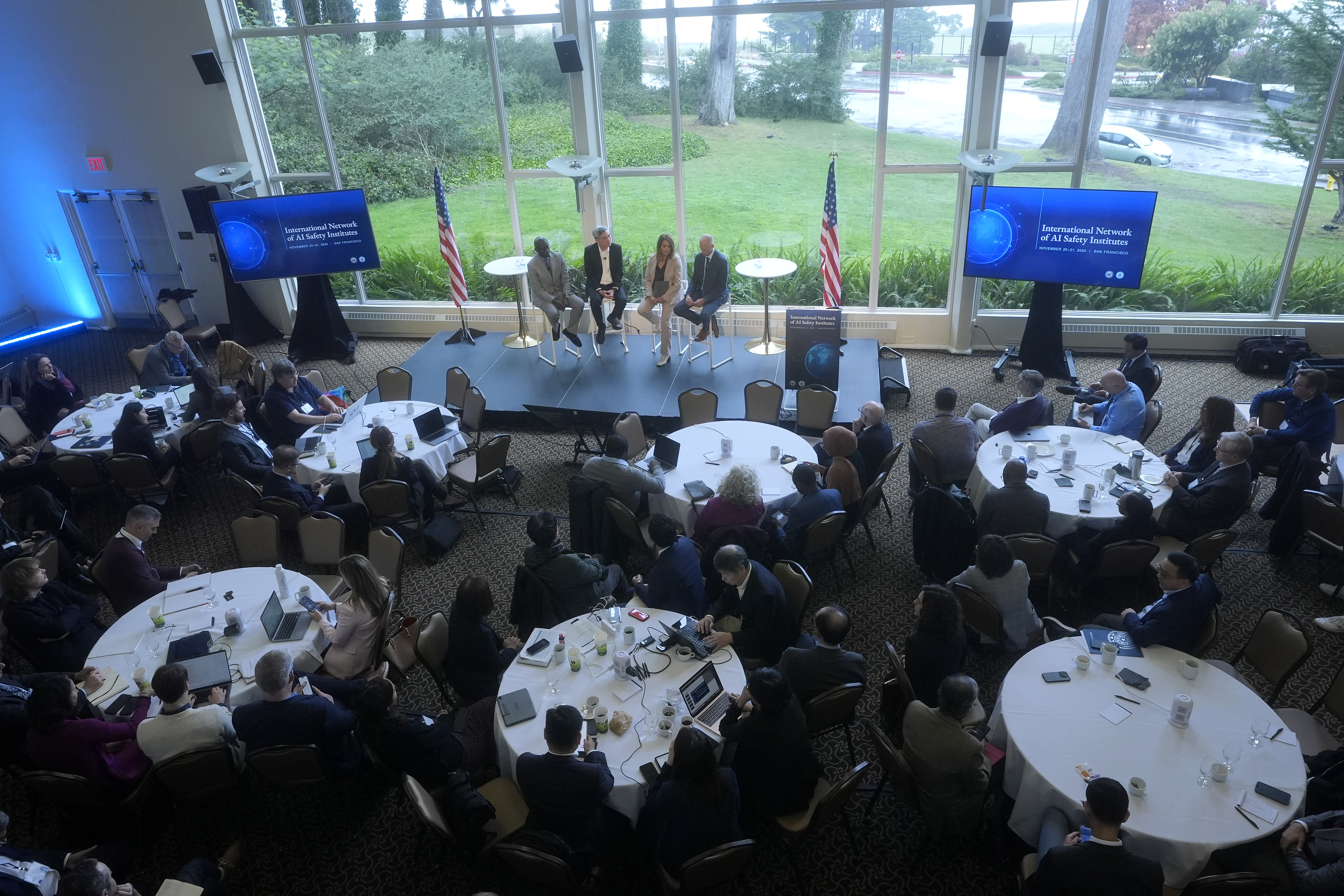 Philip Thigo
Hong Yuen Poon
Lucilla Sioli
Seth Center