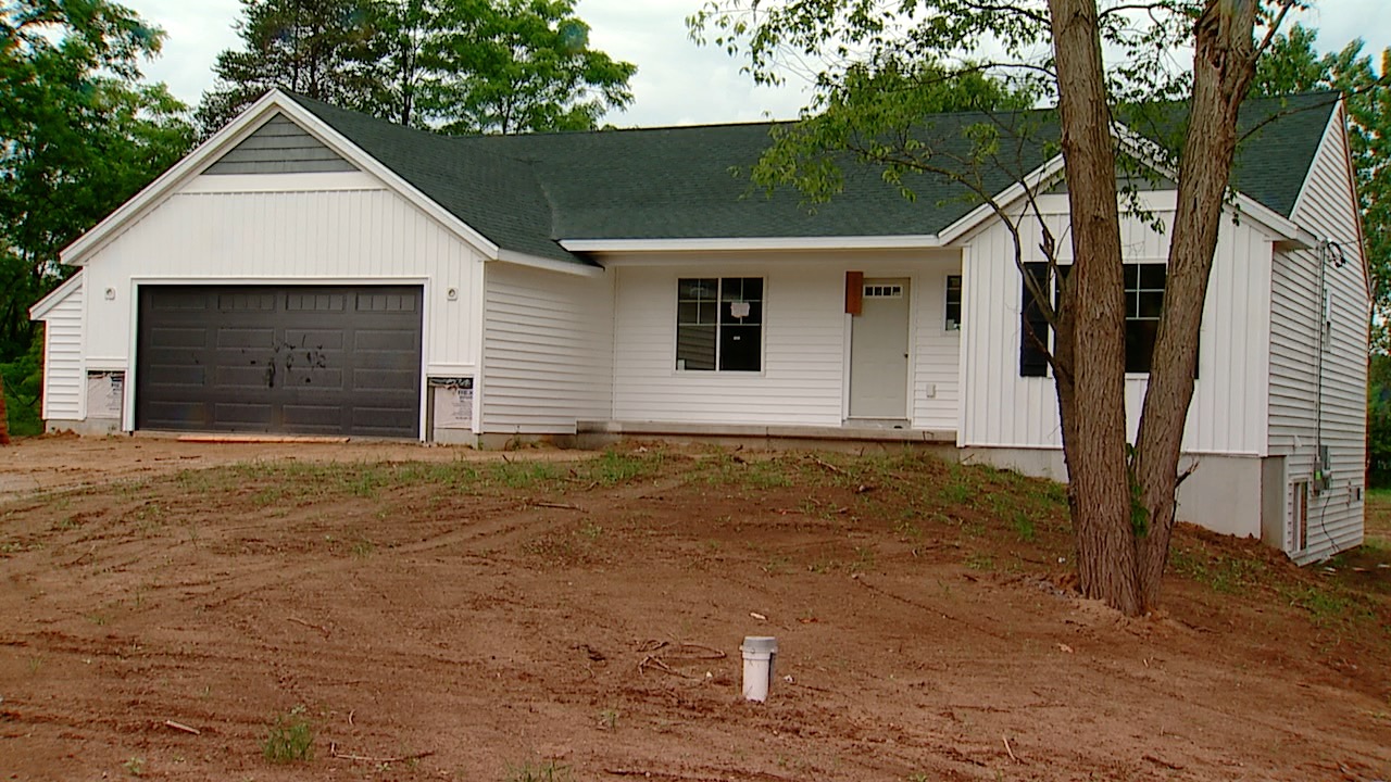 House under construction.jpg