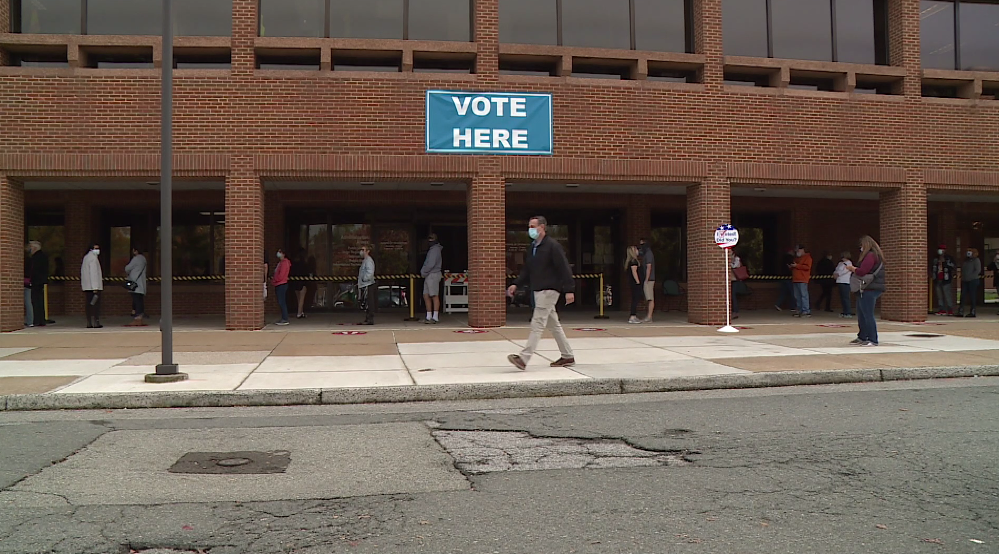 ealy voting line.png