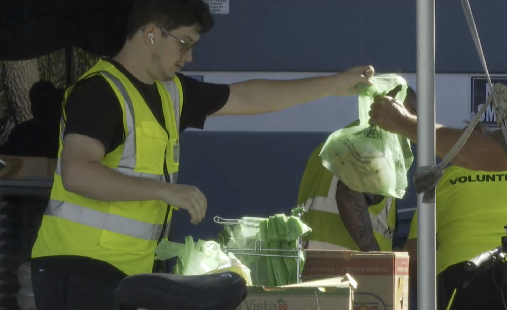 Boca Helping Hands feeding federal workers.png