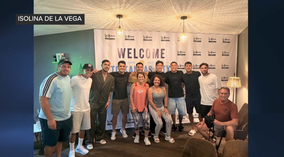 Argentina players visit Kansas City's Los Hornos restaurant during World Cup