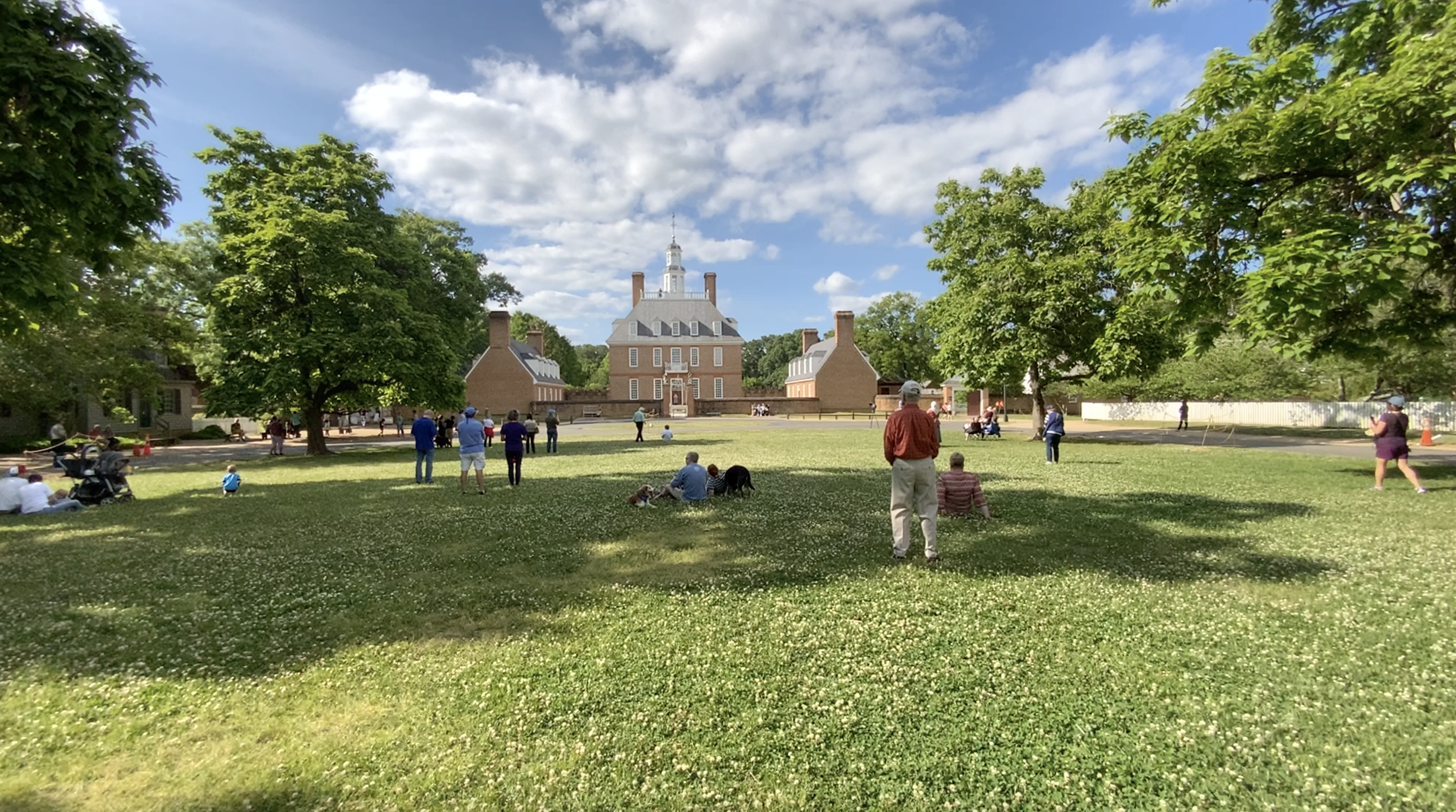 Visitors at Colonial Williamsburg remember fallen soldiers on Memorial Day