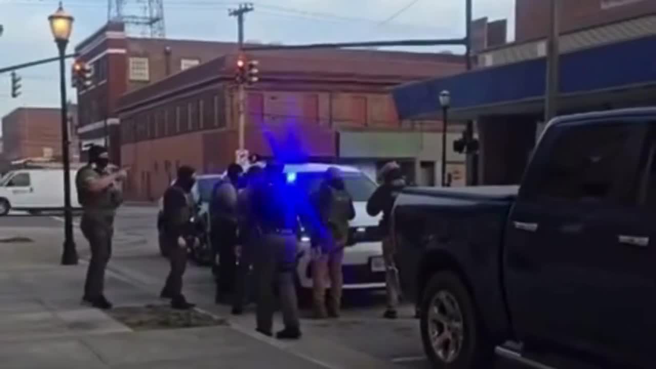 ICE operation in Petersburg.jpg