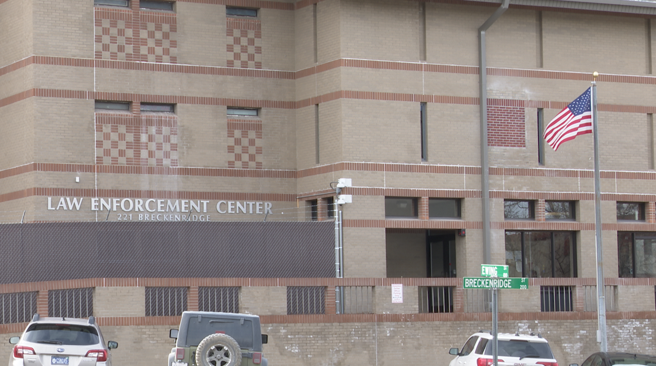 Inmates at Lewis and Clark Detention Center find peace through art contest - Vimarsana News