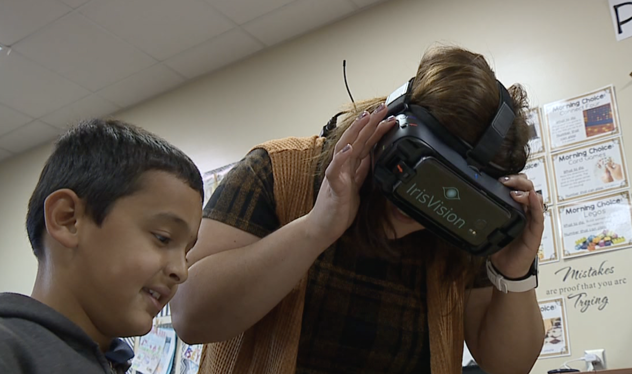 Phoenix teacher uses tech to see clearer in the classroom 