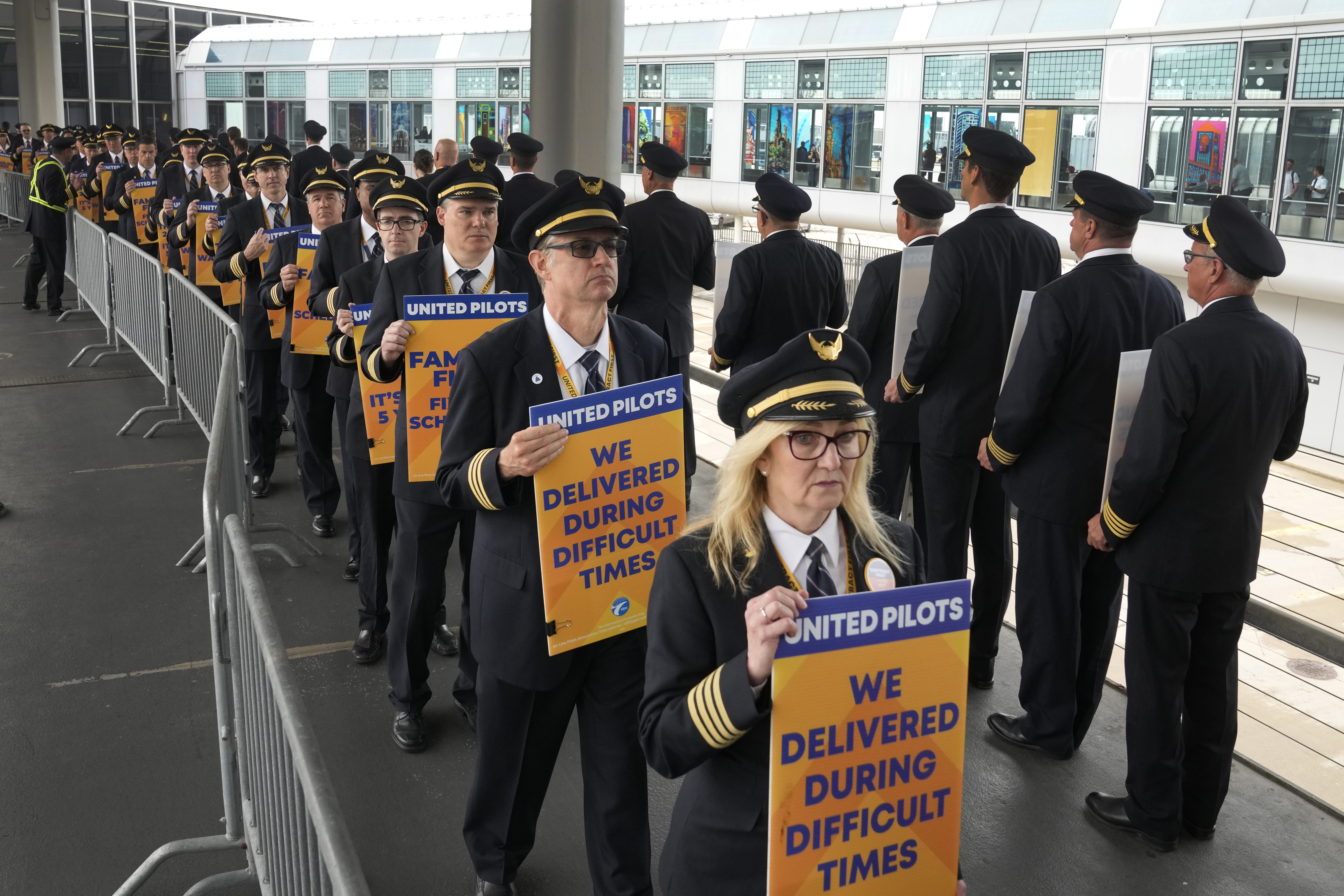 United Pilots Picketing