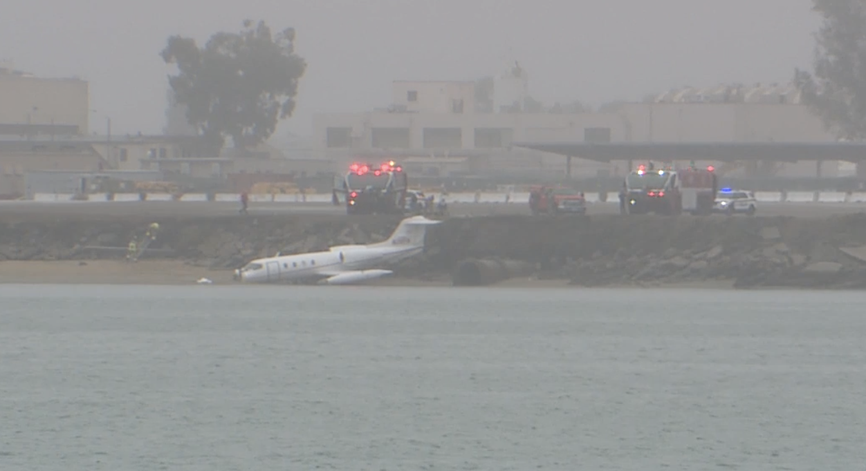 Coronado plane landing.png