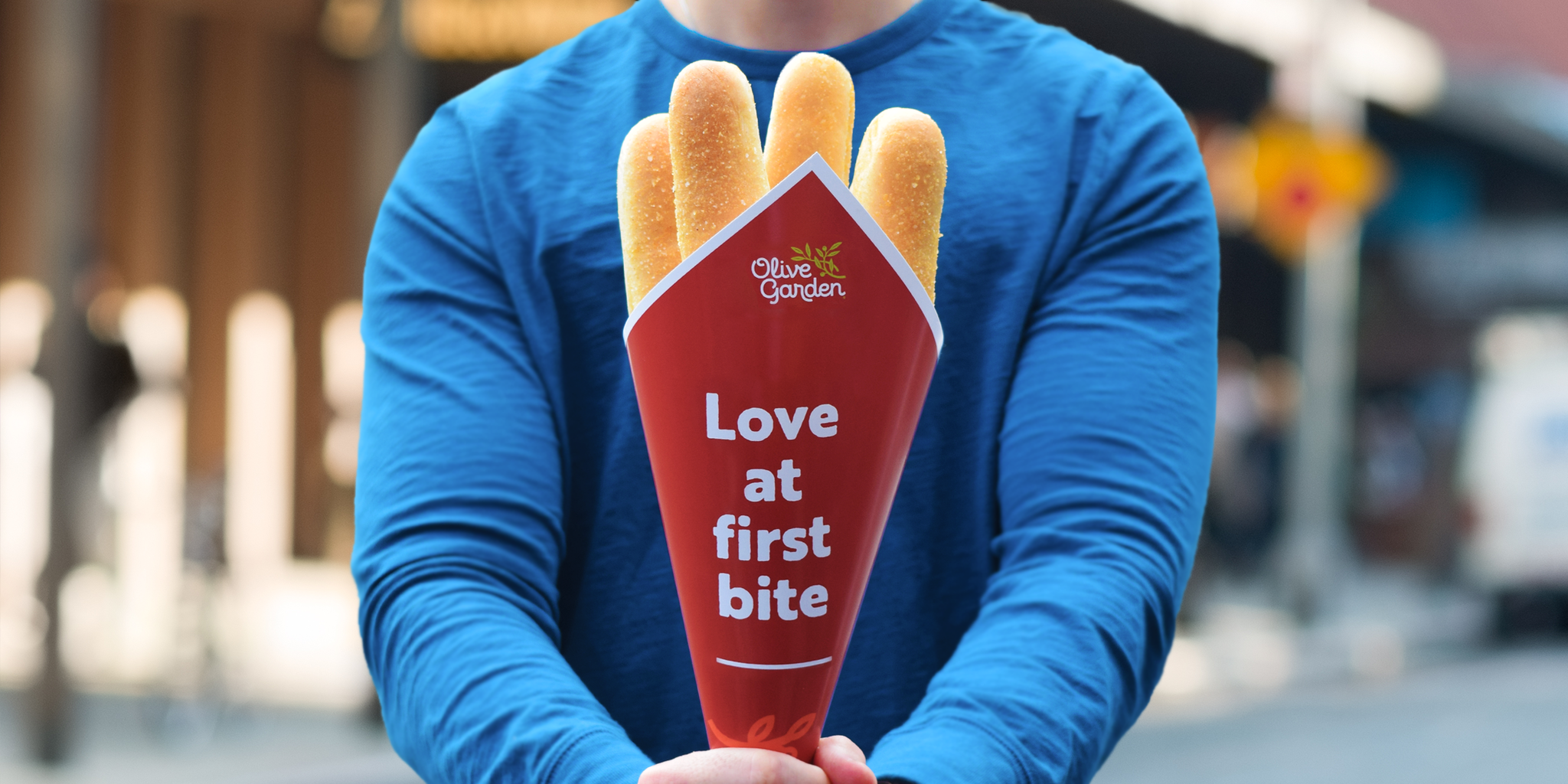 Olive Garden Breadstick Bouquets Are Back For Valentine S Day