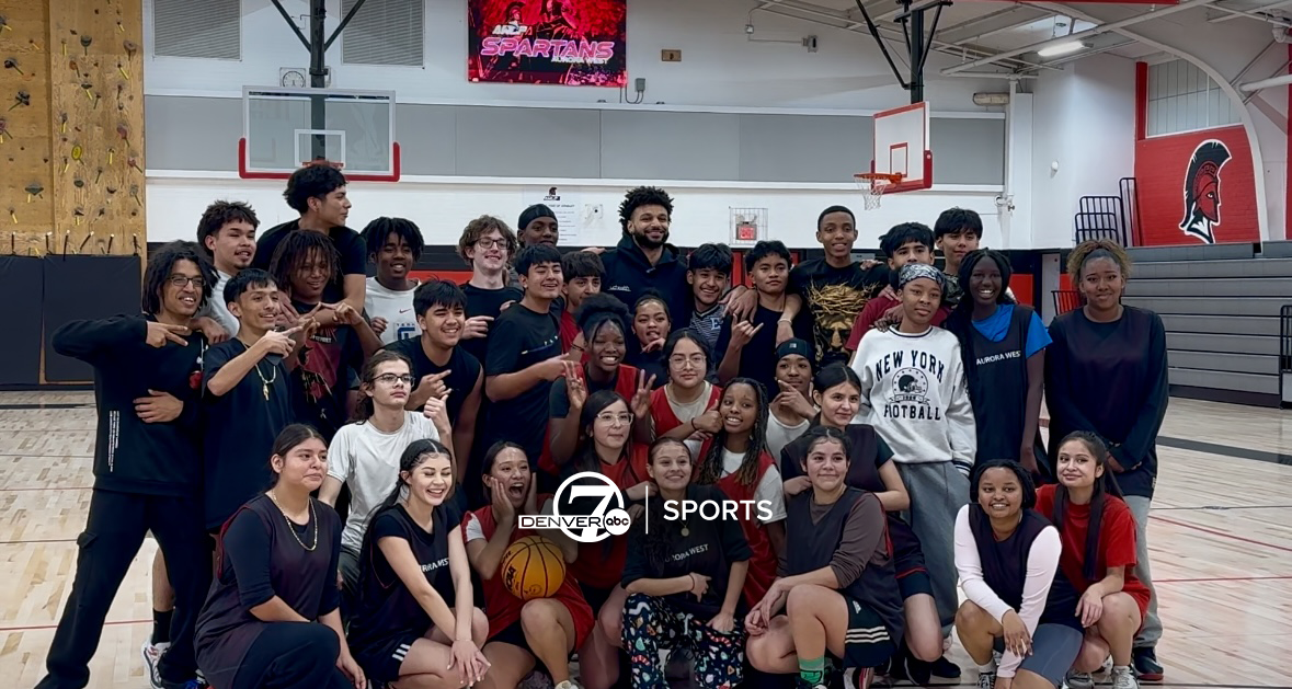 Jamal Murray surprises Aurora West College Preparatory Academy basketball teams 1-6-25.png
