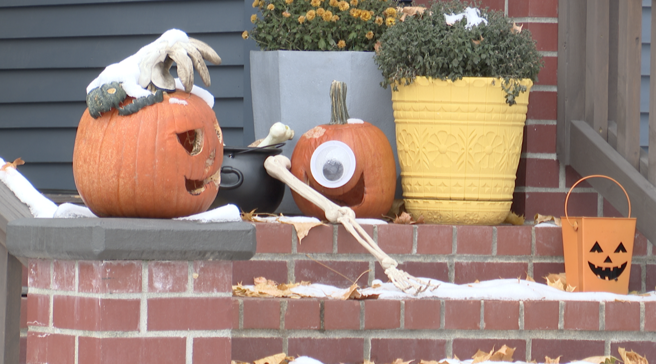 Halloween safety tips Screenshot 2023-10-30 at 2.59.55 PM.png