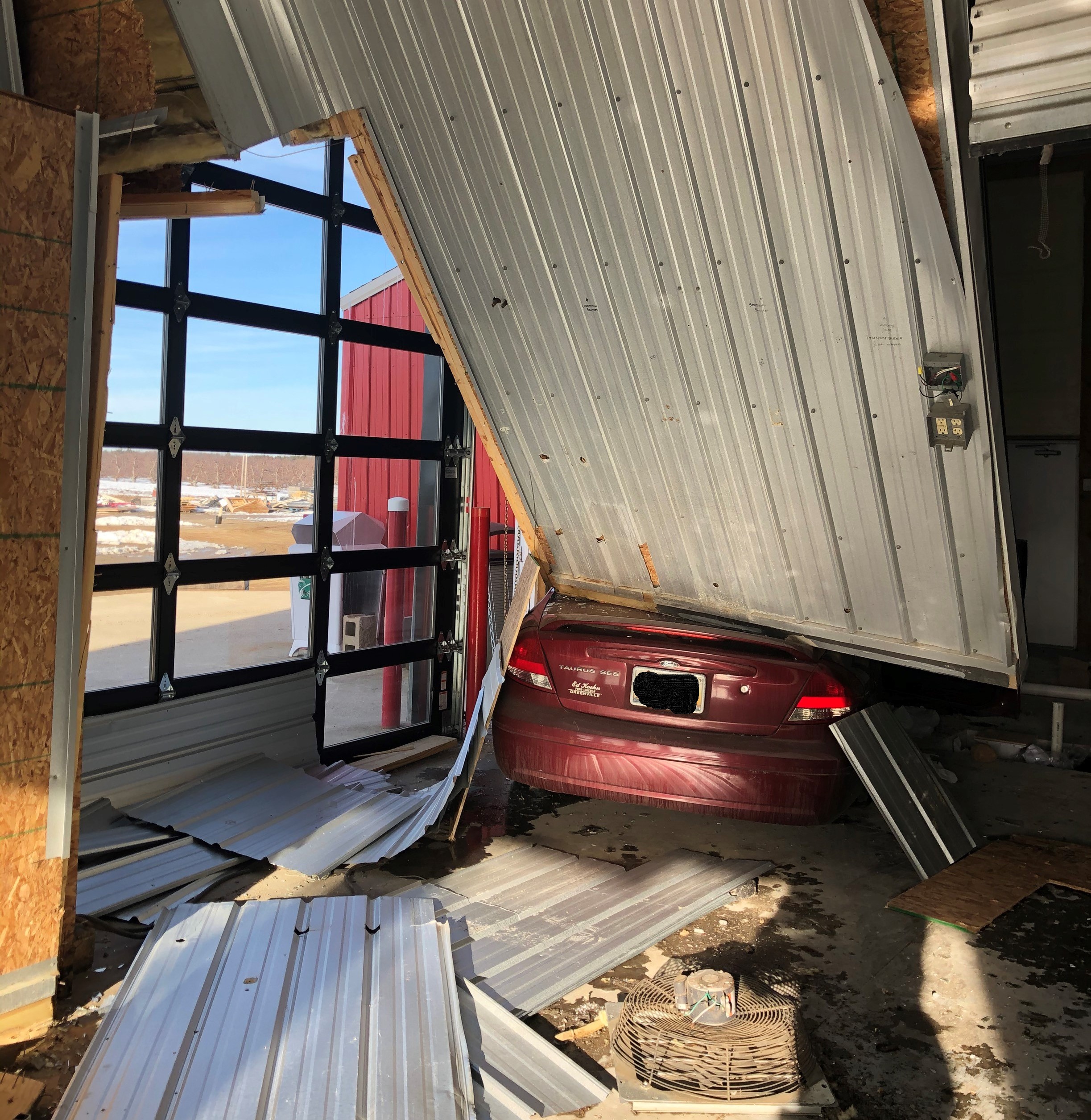 Lakeview crash photo 3-7-21.jpg