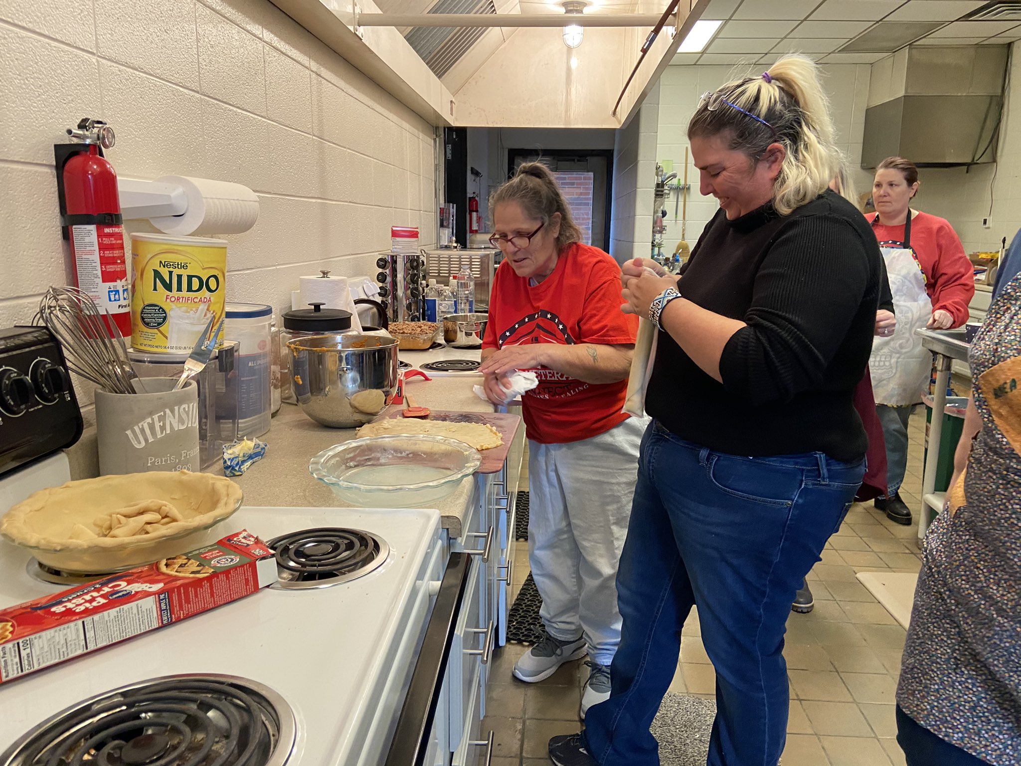 lady veterans winchester thanksgiving dinner.jfif