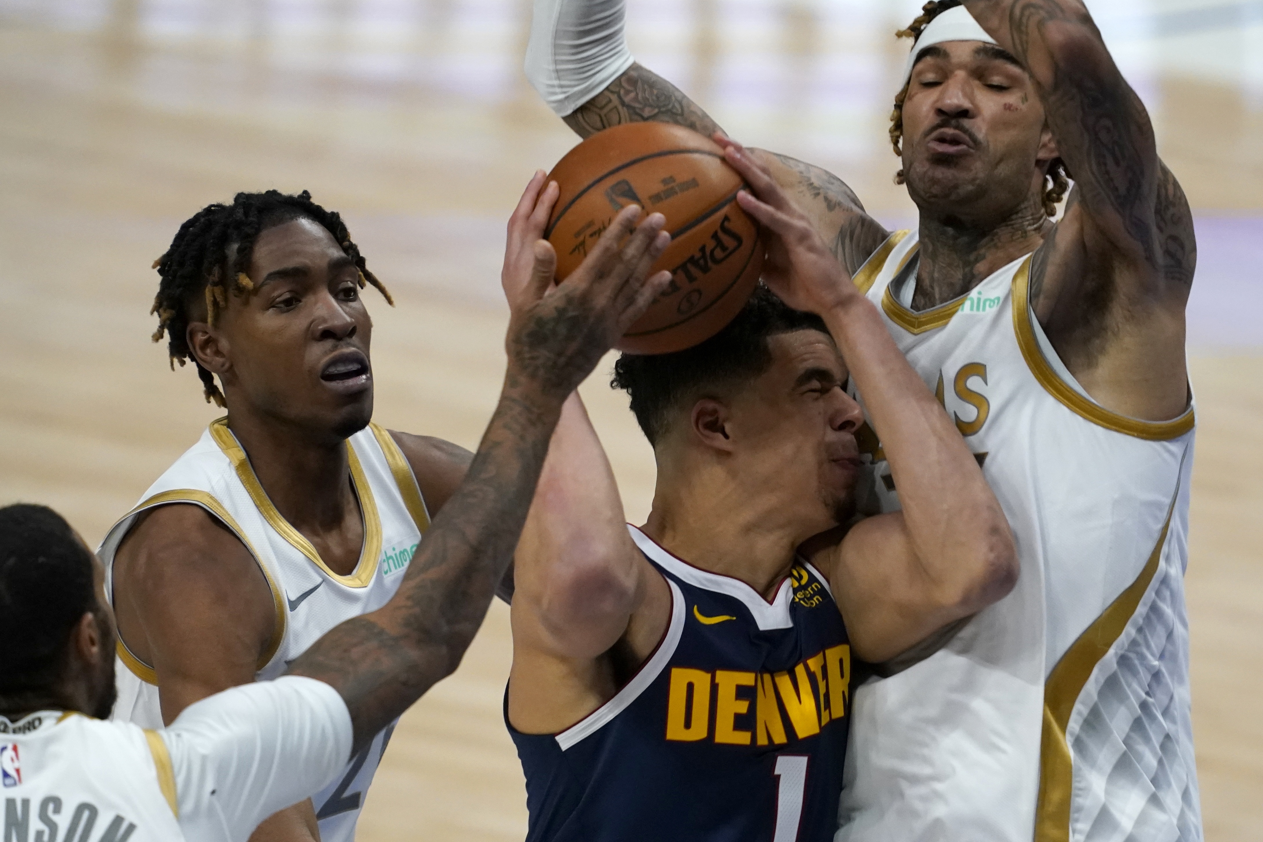 Porter, Nuggets beat Mavericks 117-113 after Murray ejection