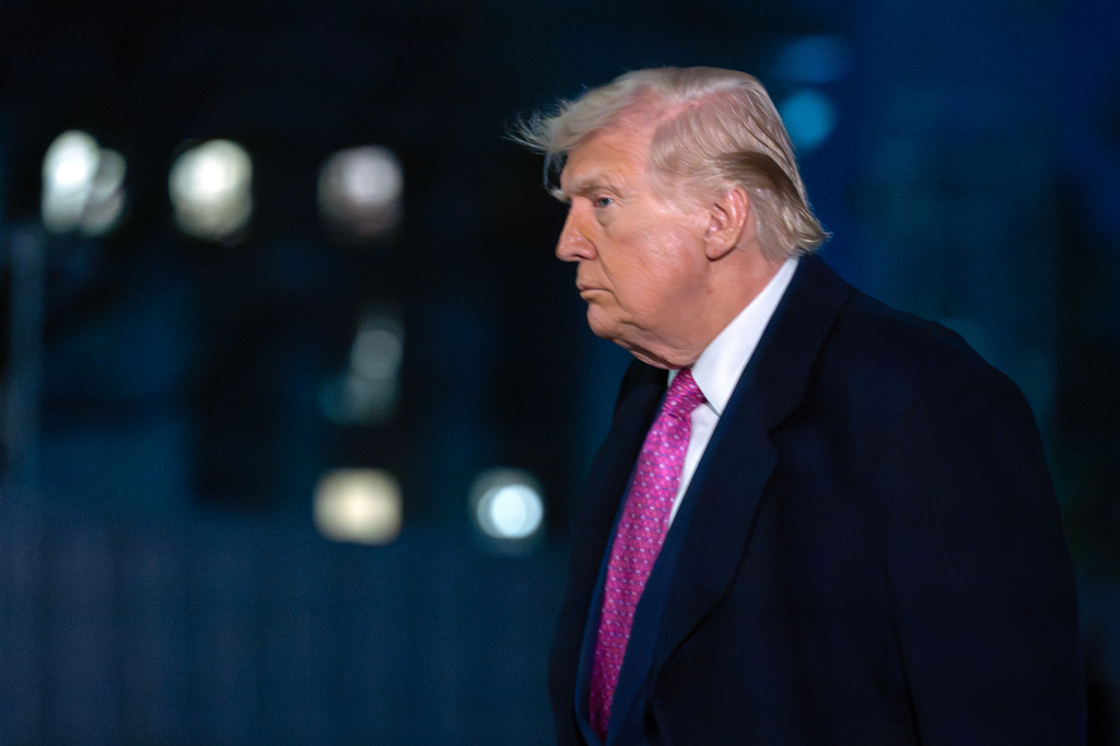 President Donald Trump walks on the South Lawn upon his arrival to the White House, Sunday, March 29, 2026, in Washington.