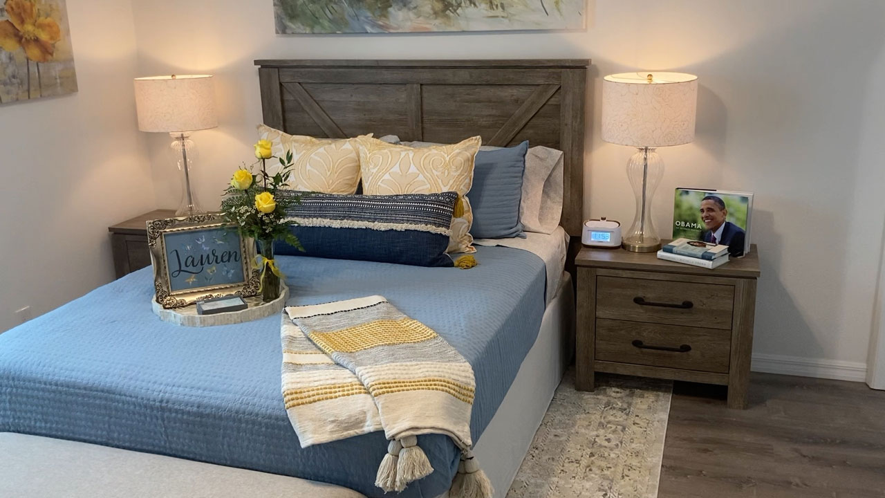 2-Sarasota-single-moms-surprised-with-brand-new-homes-WFTS-LEIGH-PKG.jpg