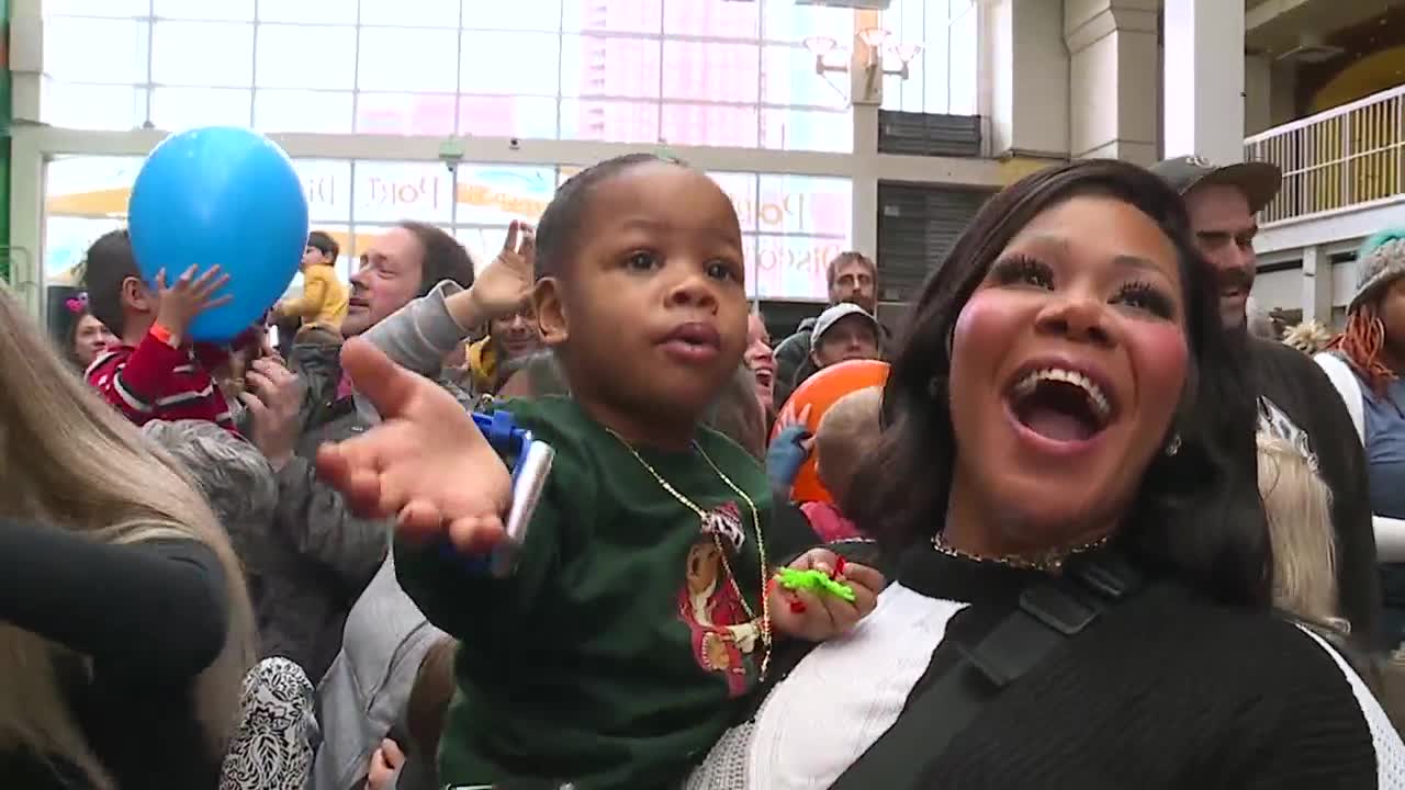 Kids ring in 2025 at noon celebration in Baltimore