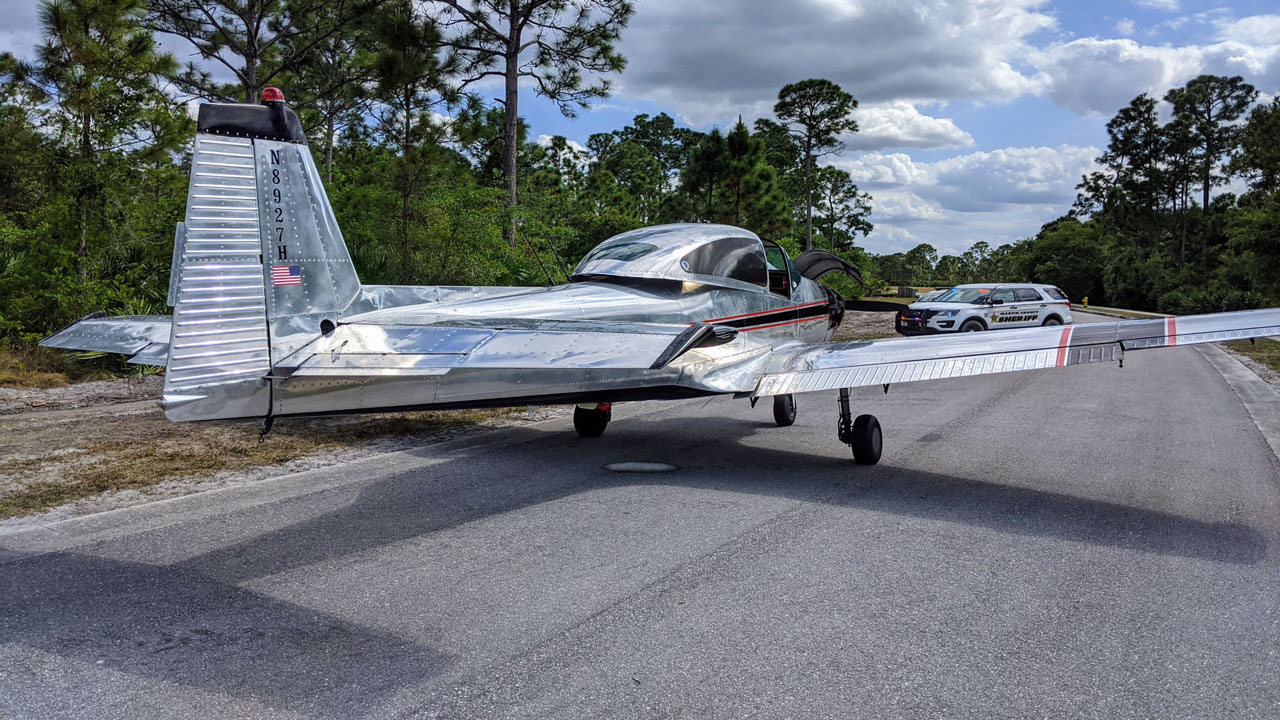 Plane makes emergency landing in Palm City
