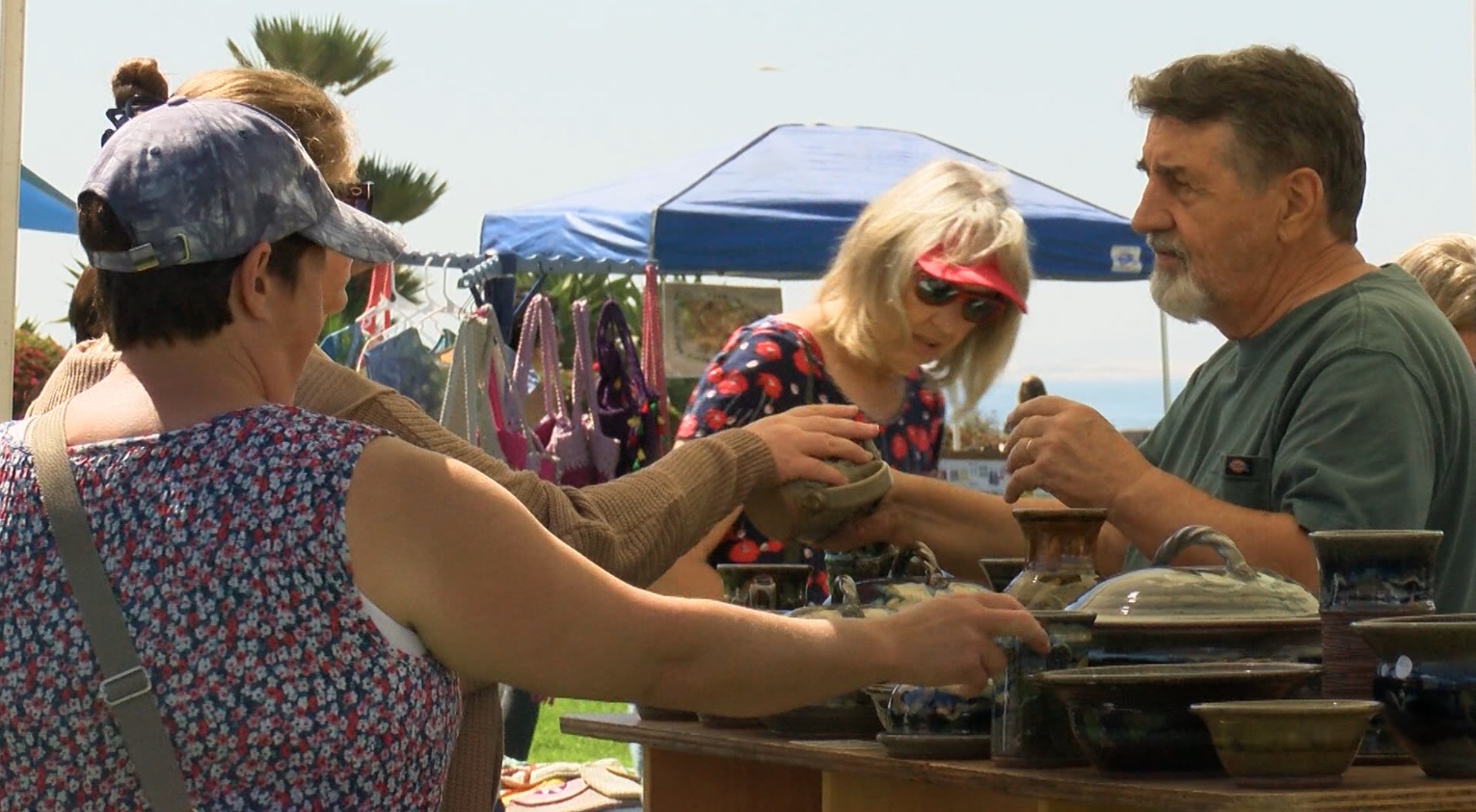 This event features more than 50 artisan vendors who sell items such as jewelry, handmade clothing and glass art. 