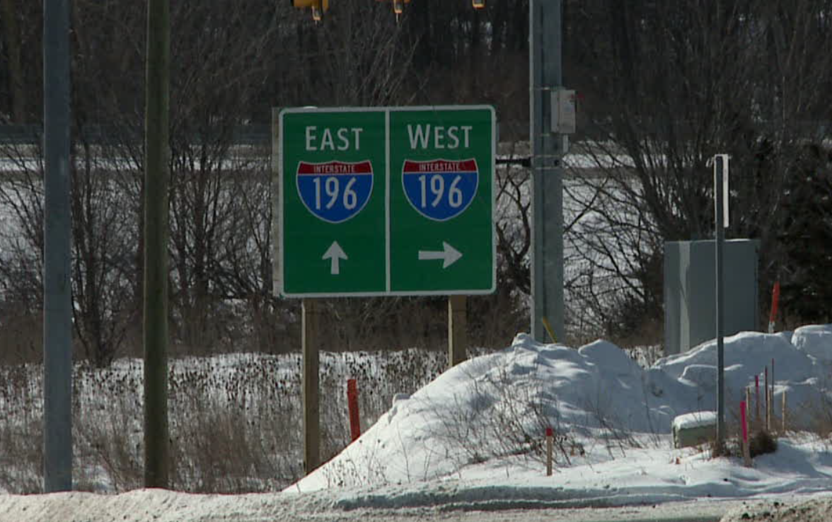 196 east west sign.png